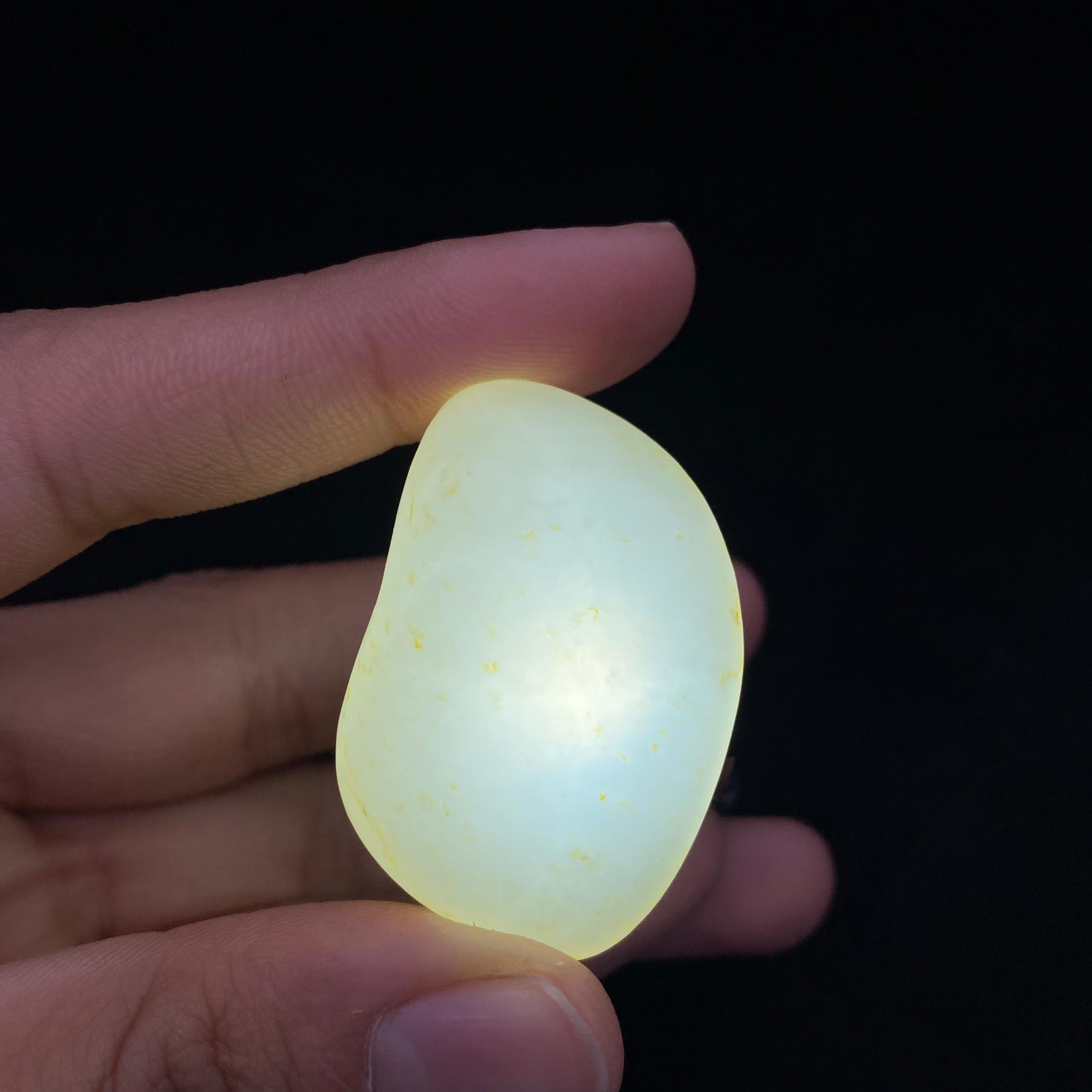 和田玉洒金皮籽料原石（20.3g）