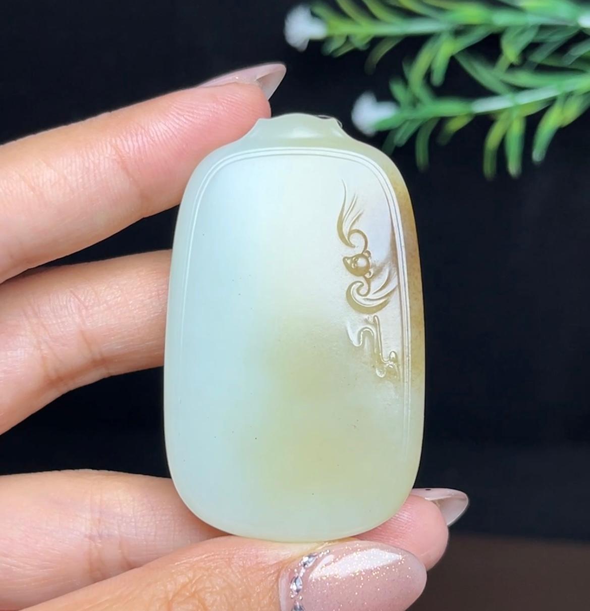 和田玉糖白福在眼前平安无事牌（47.3g）