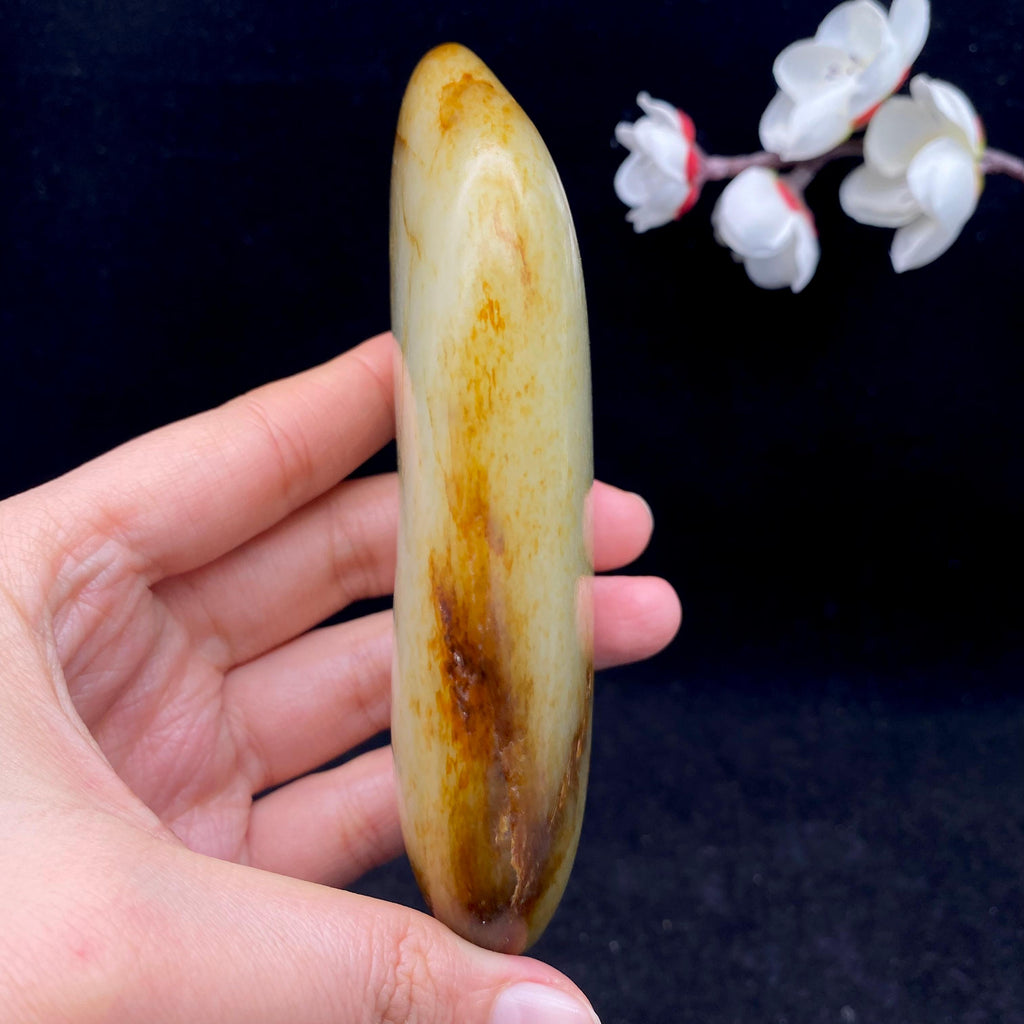 和田玉秋梨皮籽料手把件（295.3g）