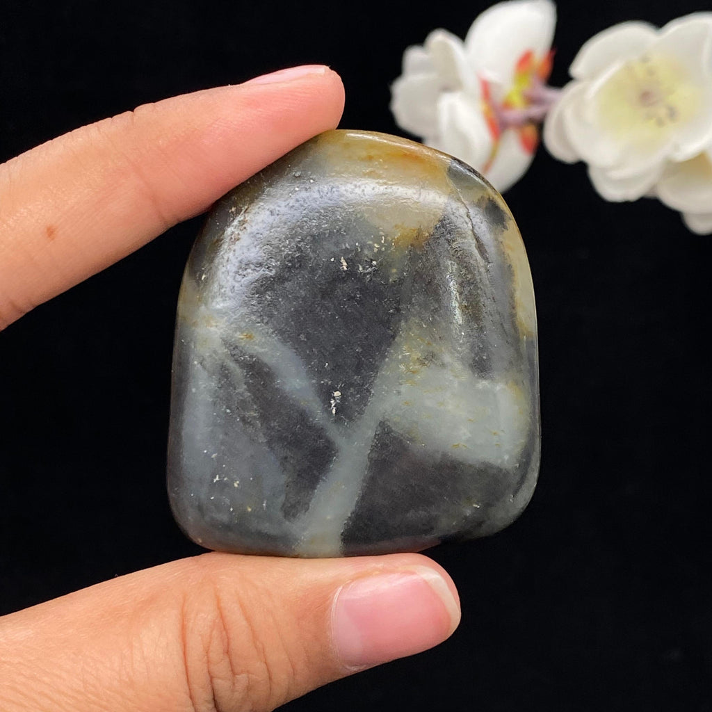 和田玉青花带红皮籽料（61.2g）