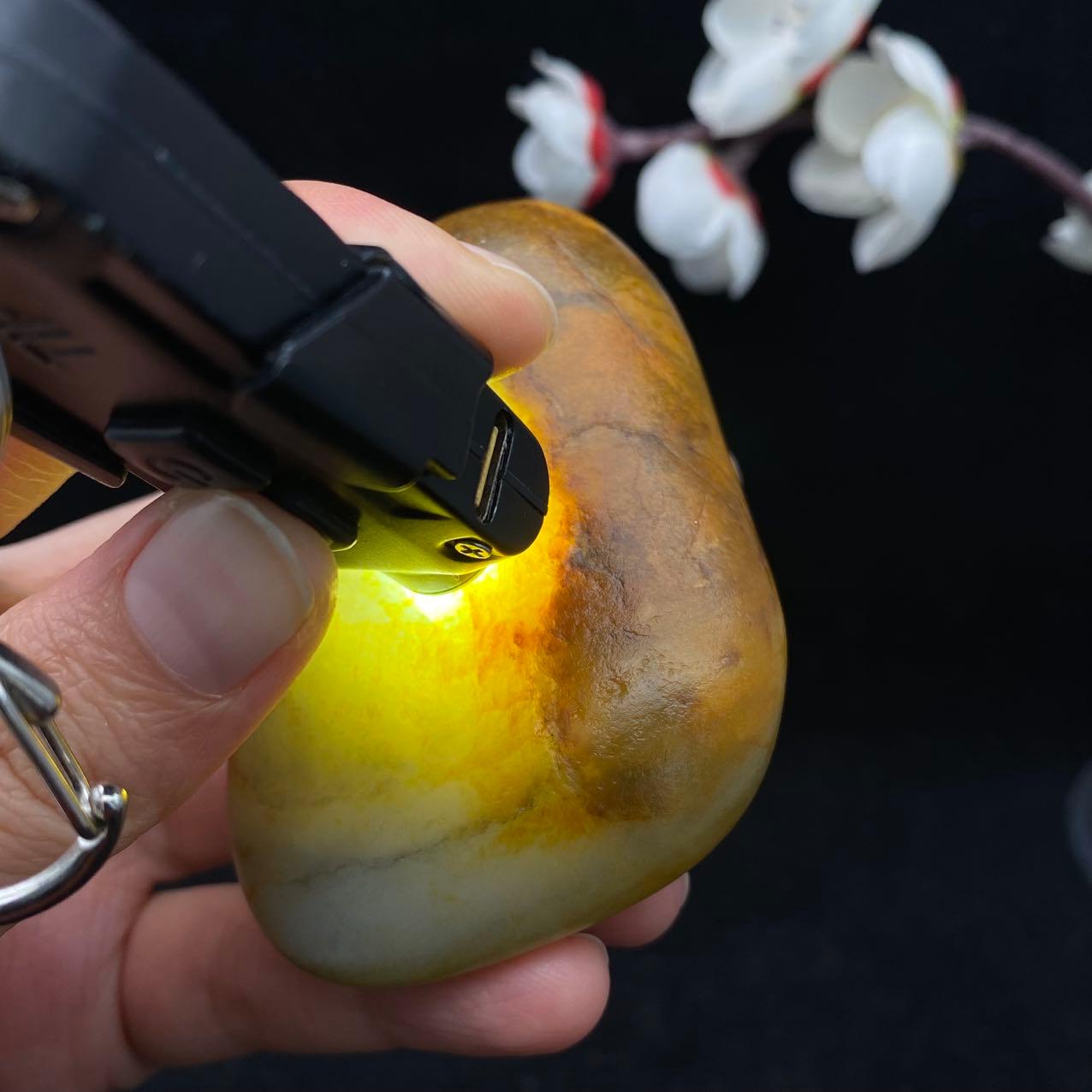 【超值推荐】和田玉聚黄皮籽料手把件（146.3g）