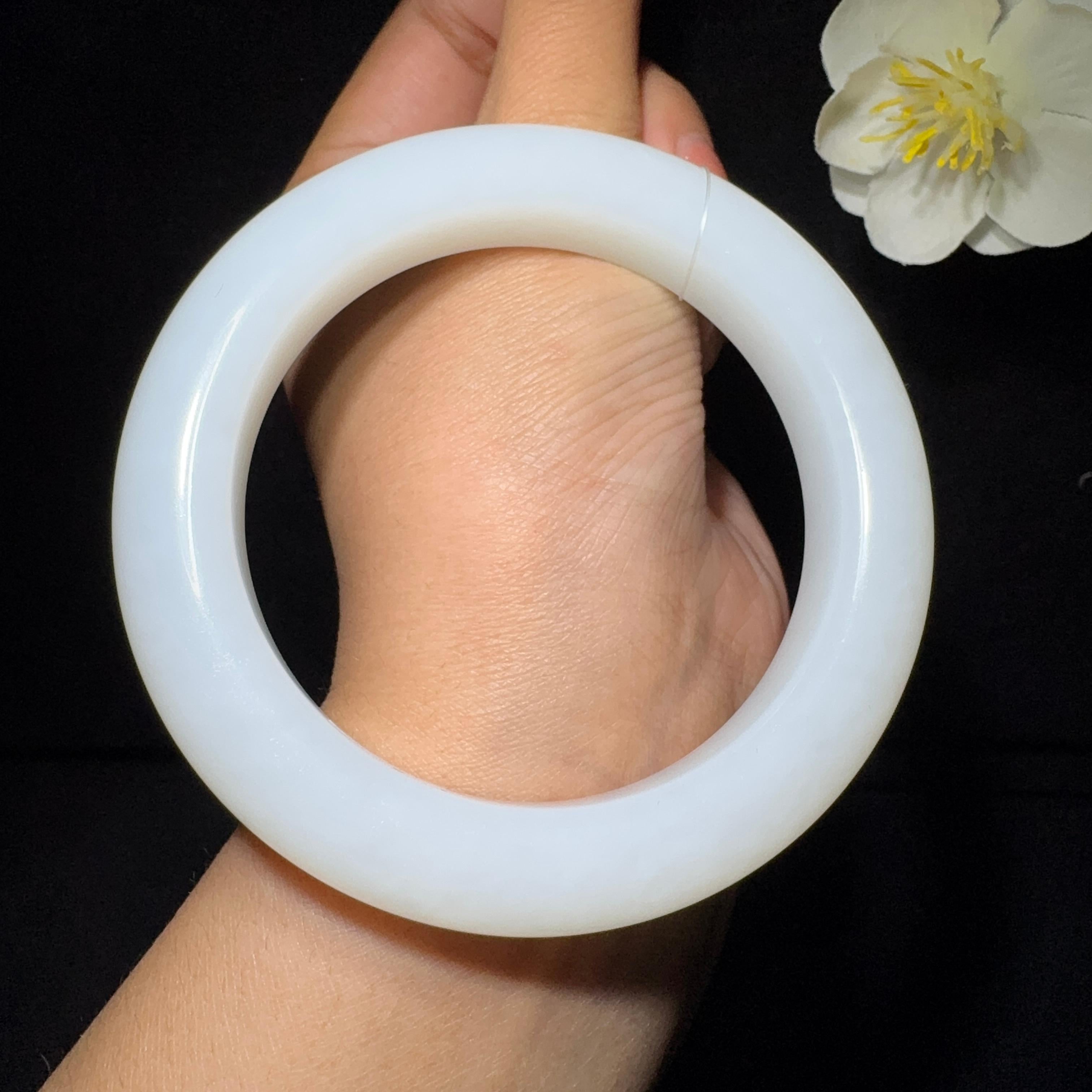 和田玉精品白玉手镯（80.8g）