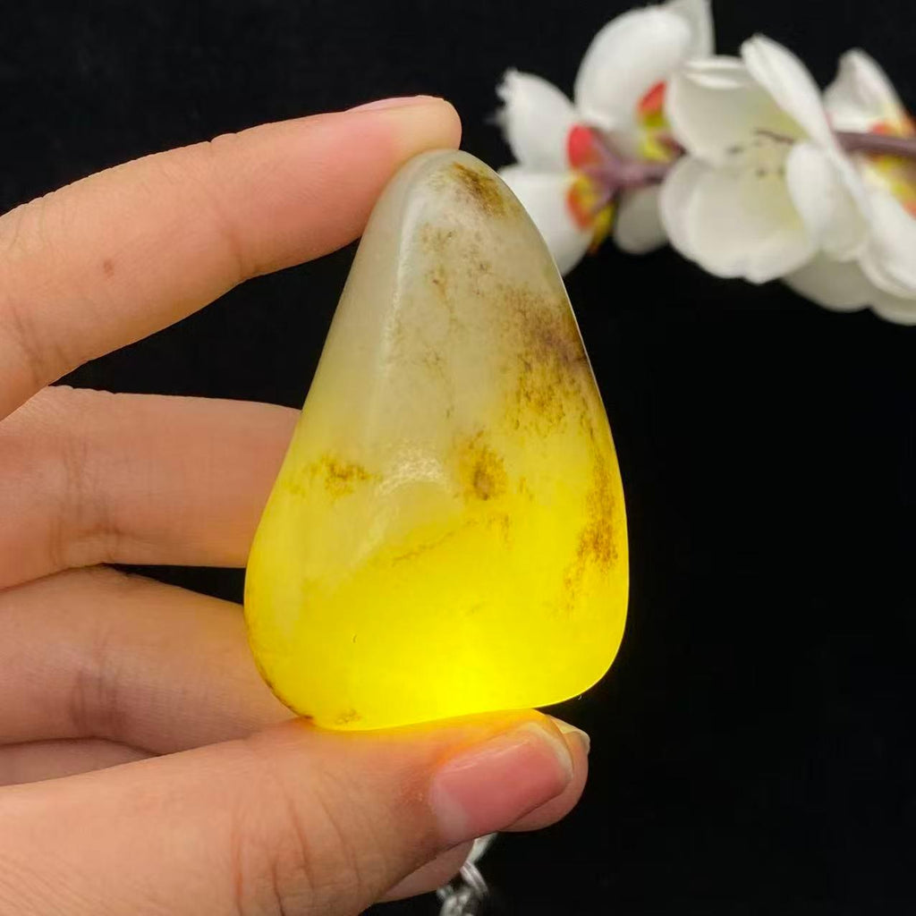 和田玉秋梨皮籽料手把件（65.3g）