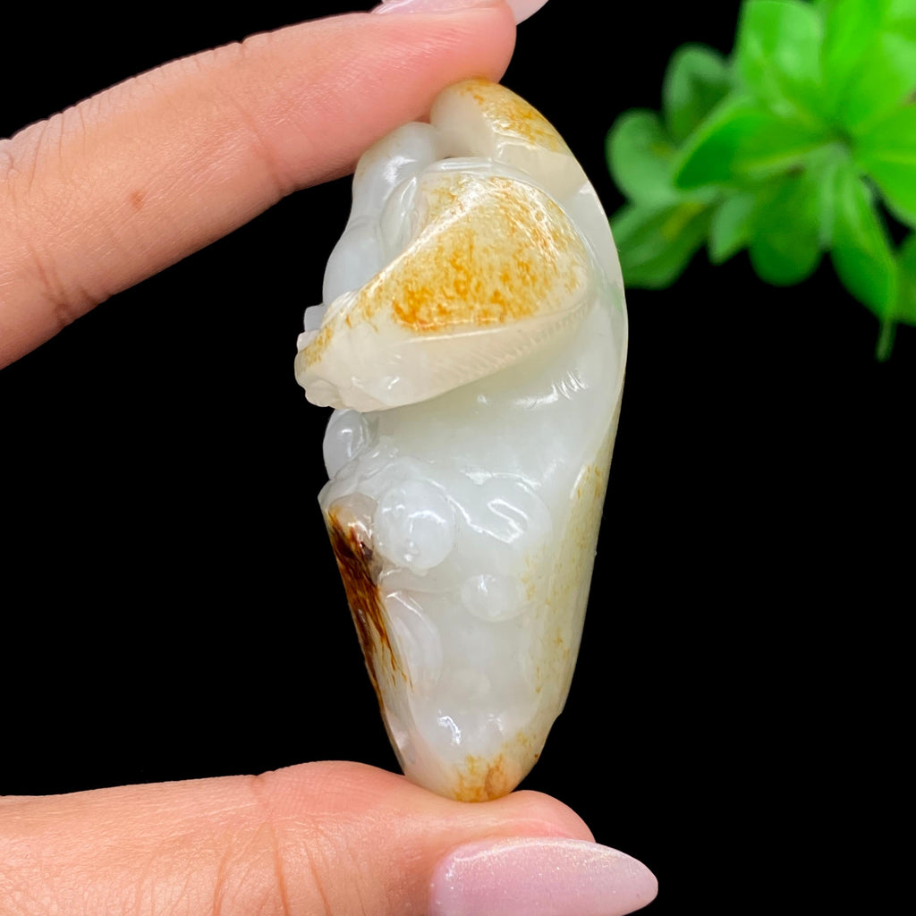 和田玉籽料【马上封侯】手把件（64.7g）