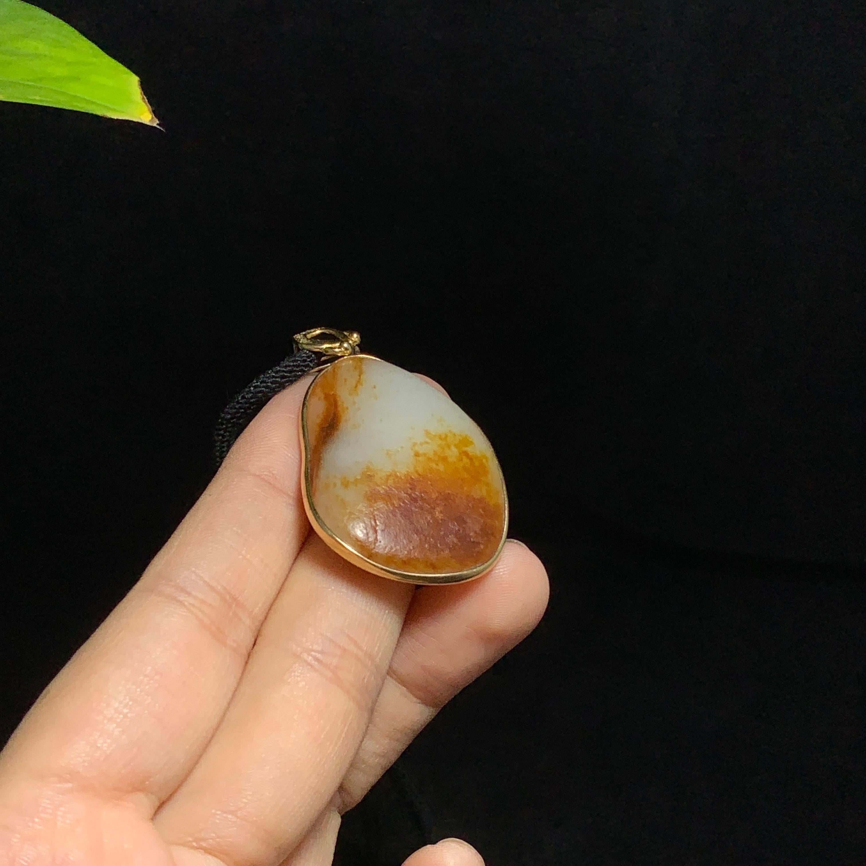 18k金镶和田红皮白肉籽料挂件（16.0g）