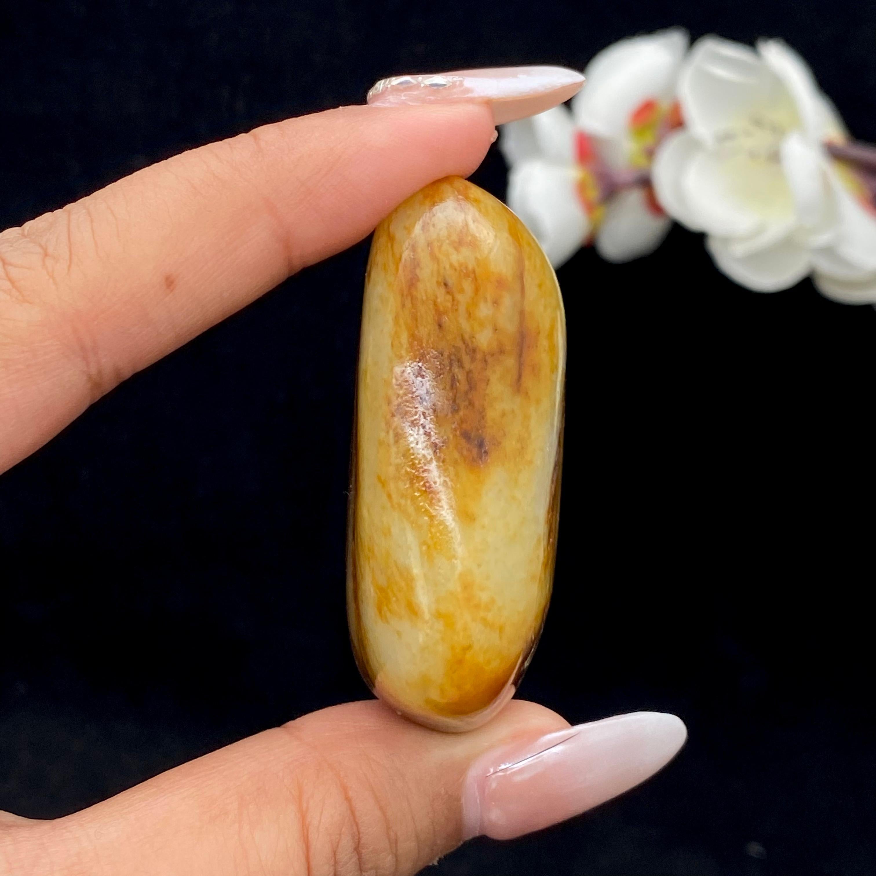 和田玉红皮籽料手把件（66g）