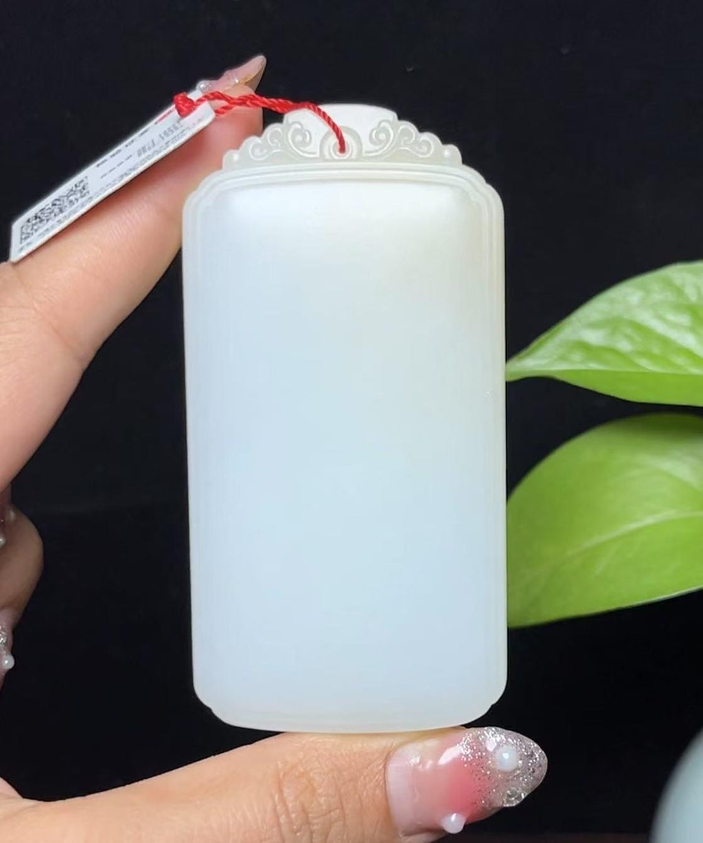 新疆和田玉且末糖羊脂玉平安无事牌（90.2g）