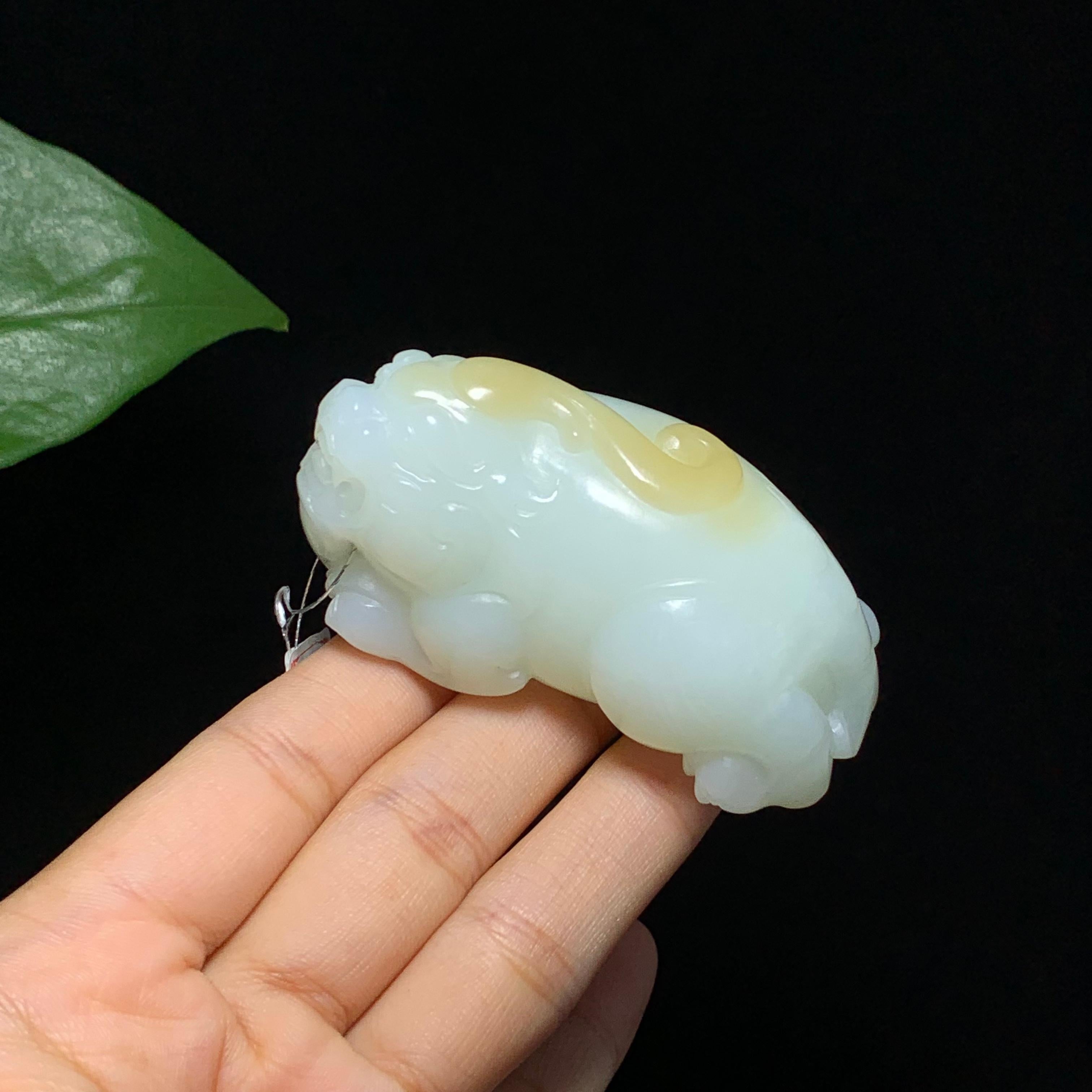 收藏级新疆且末金山糖白玉貔貅手把件（124.0g）