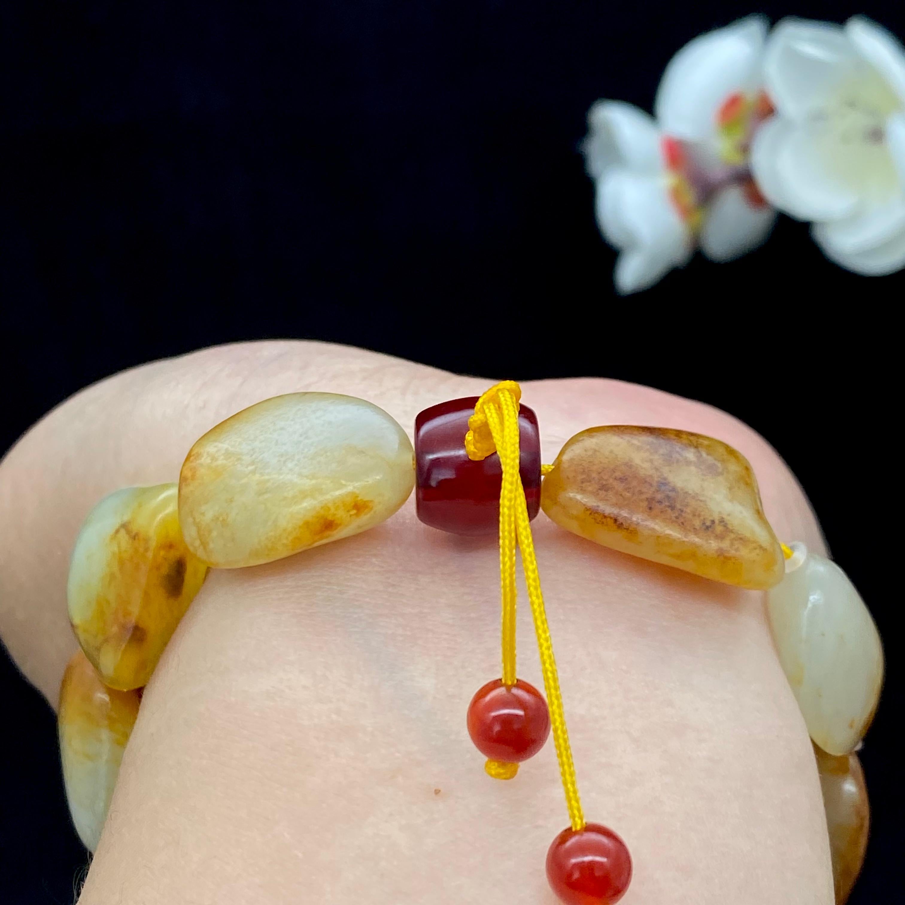 和田玉-聚黄皮带洒金皮【精品手串】（44g）