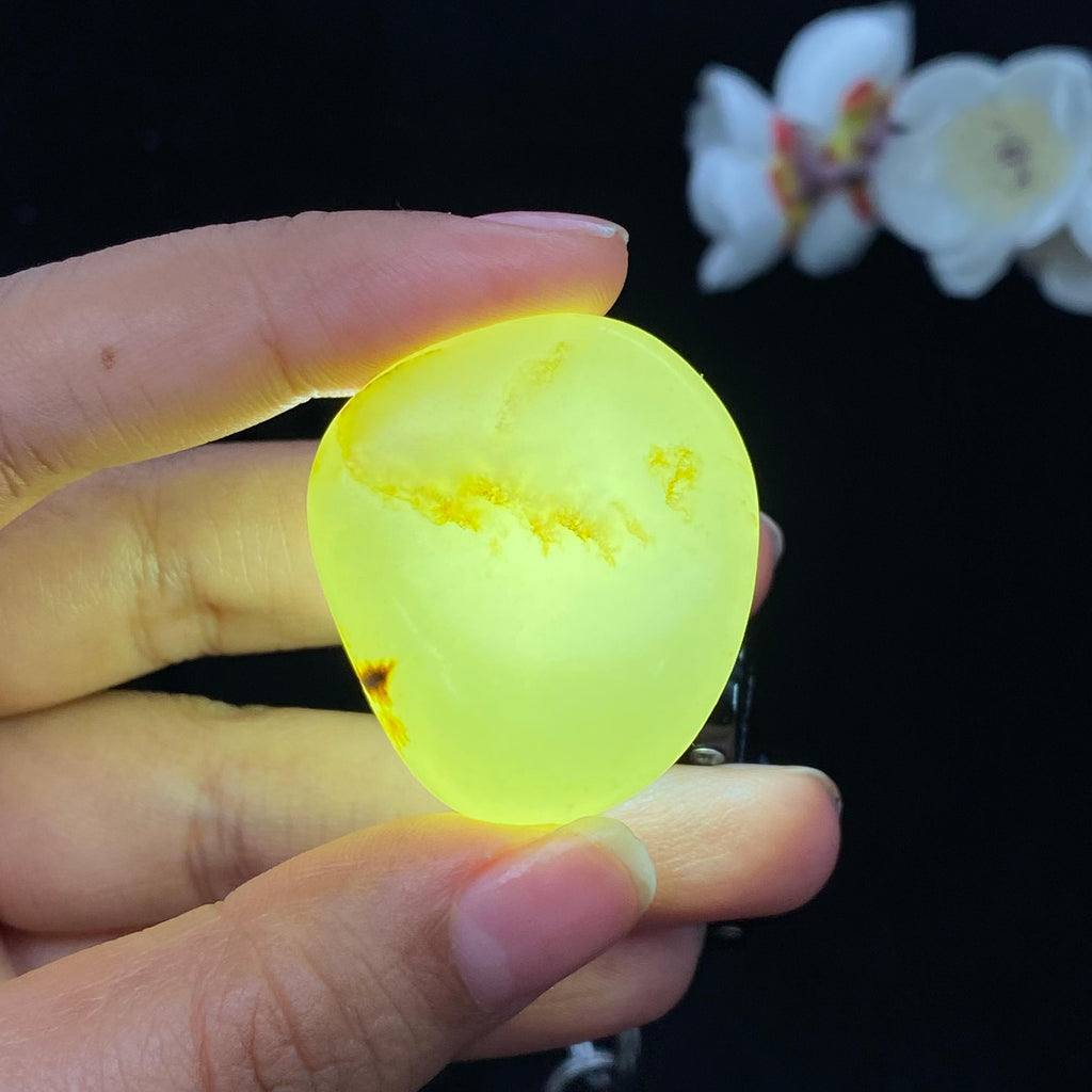 和田玉青白玉带黄皮籽料挂件（37.8g）