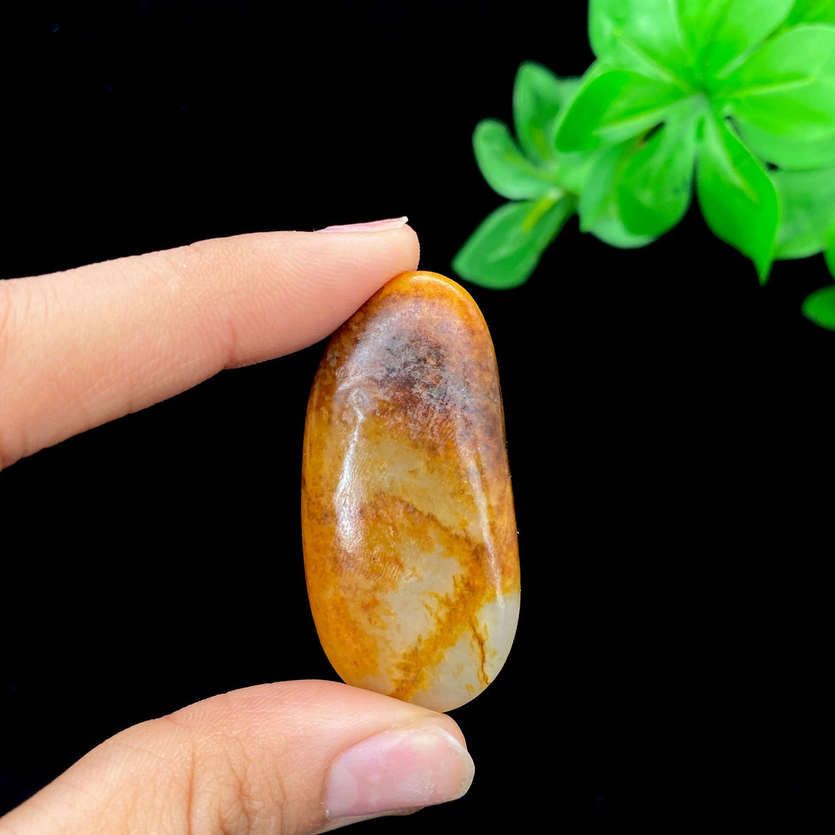 和田玉聚红皮籽料挂件（22.3g）