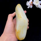 和田玉洒红皮籽料原石（902.3g）