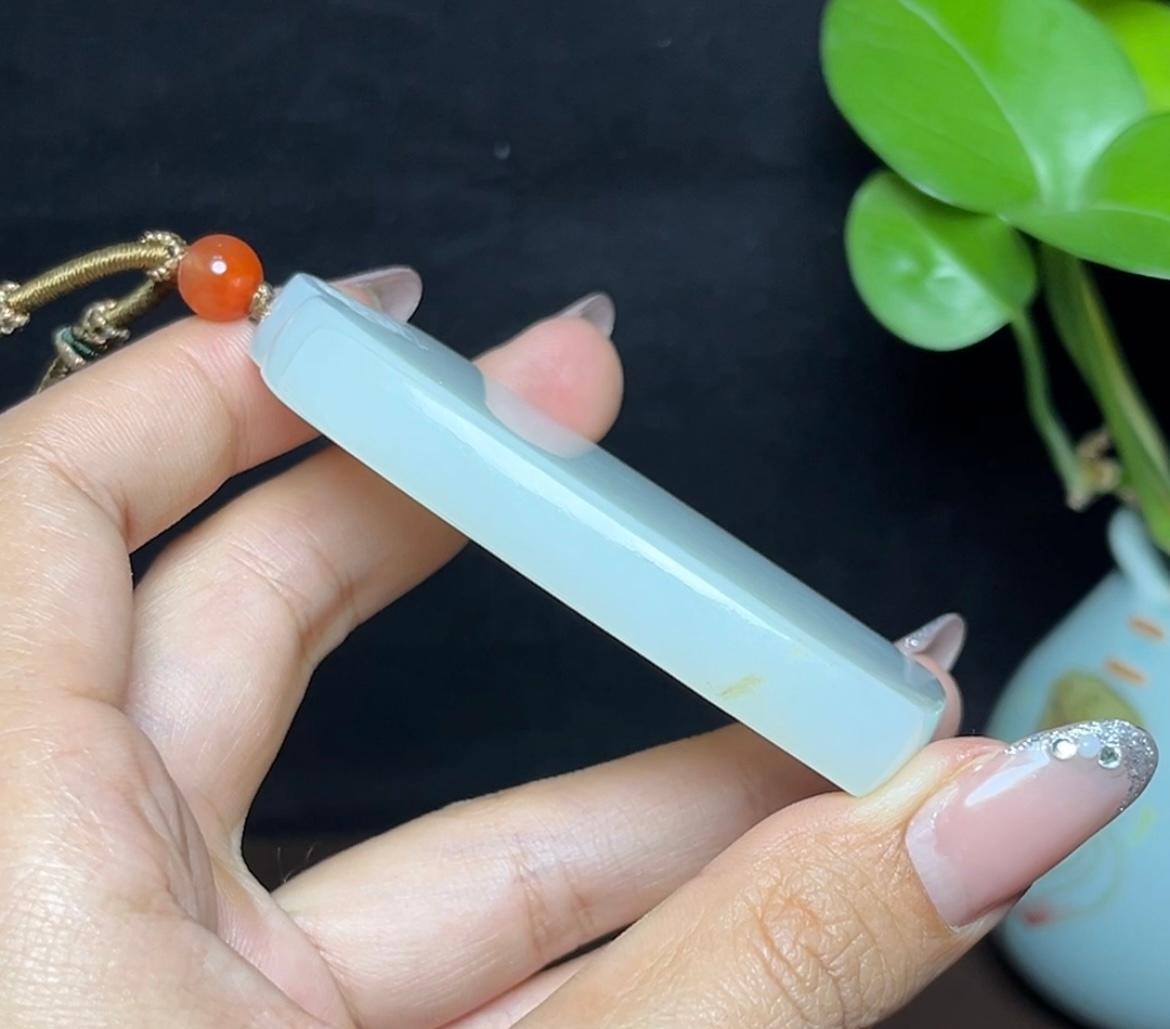 新疆且末料羊脂玉平安无事牌（70.8g）