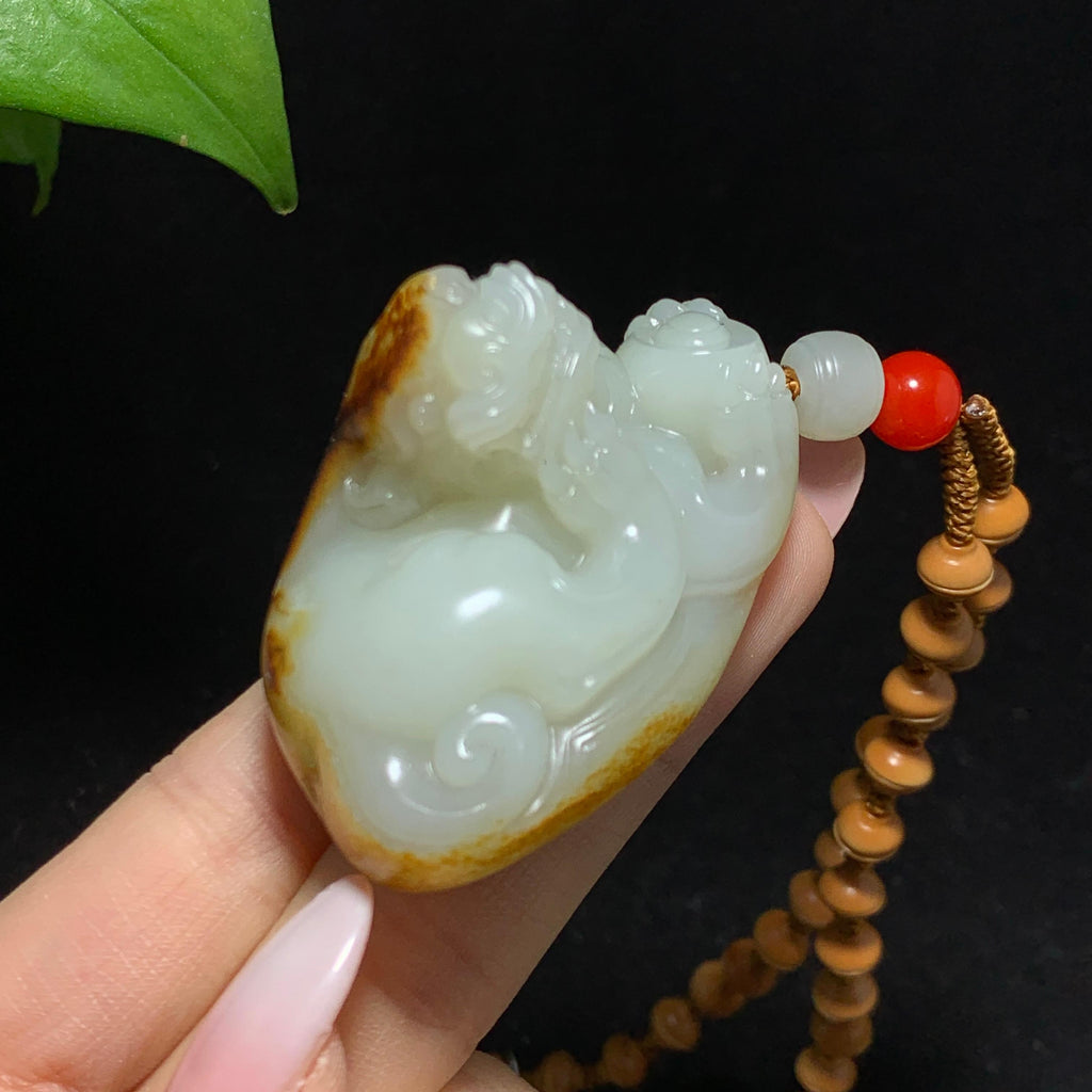 收藏级和田籽料洒金皮白玉貔貅回头手把件（80.3g）