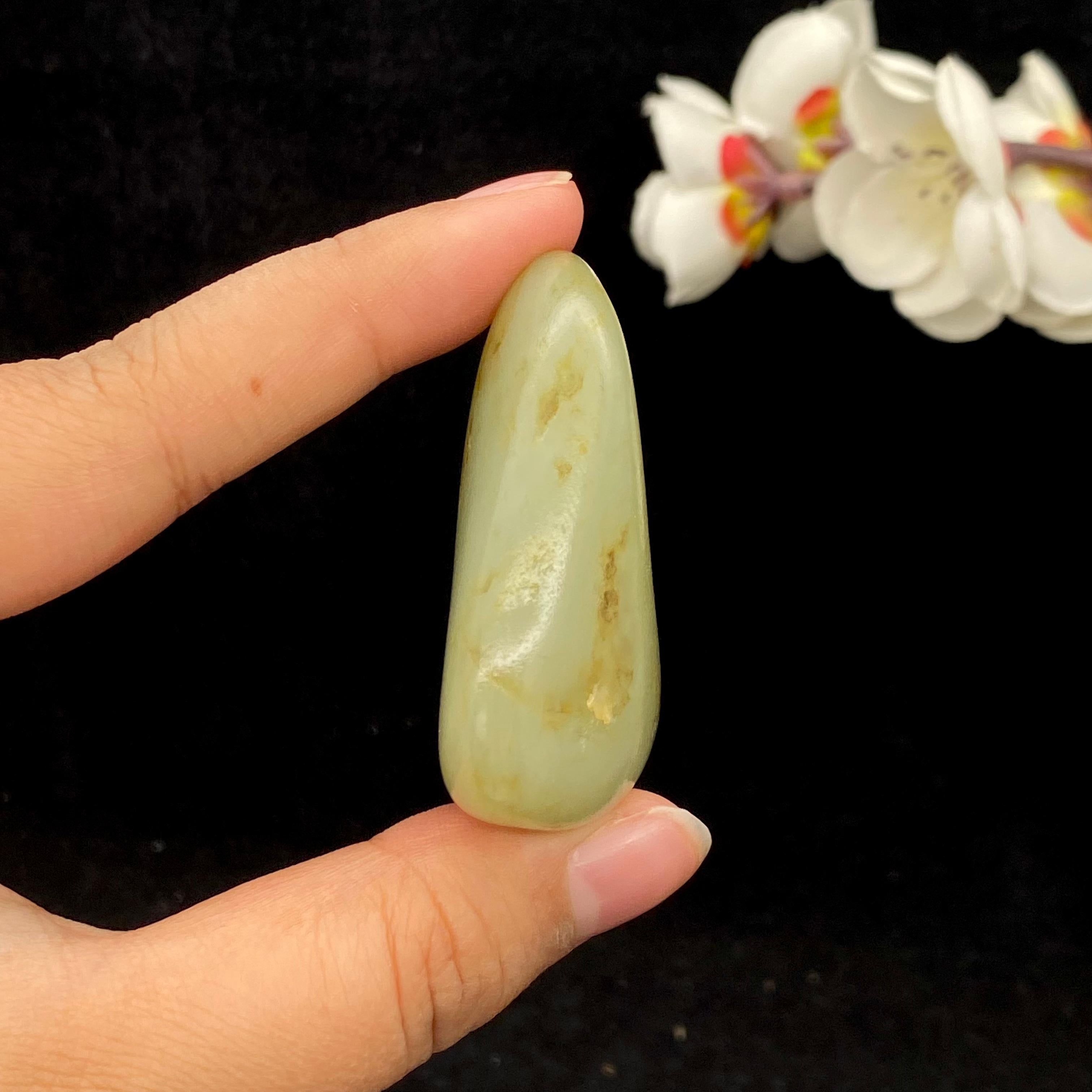 和田玉洒金皮籽料大挂件（56.1g）