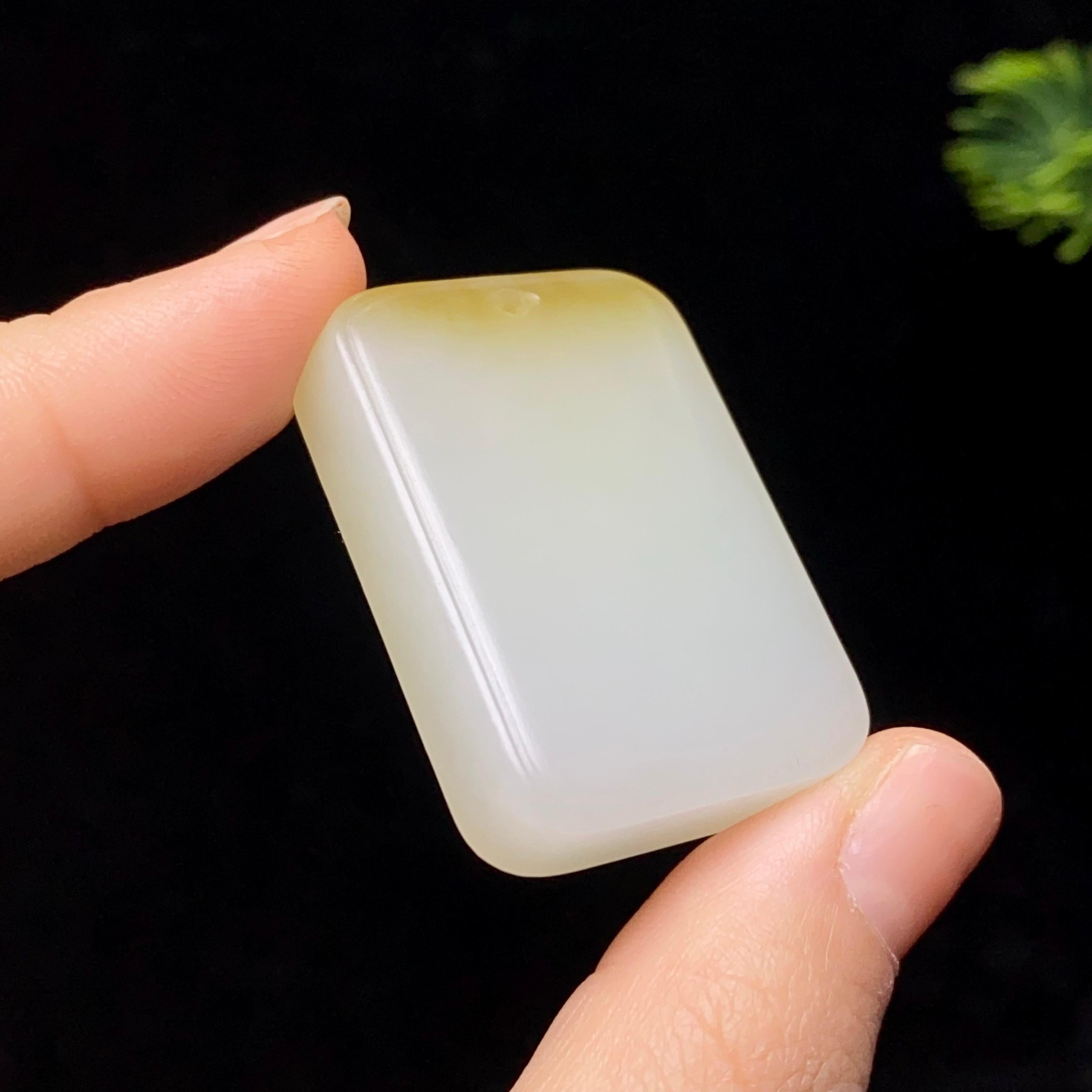和田玉糖白无事牌（27.5g）