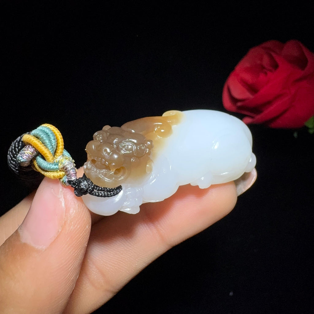 和田玉糖白貔貅挂件（31.9g）