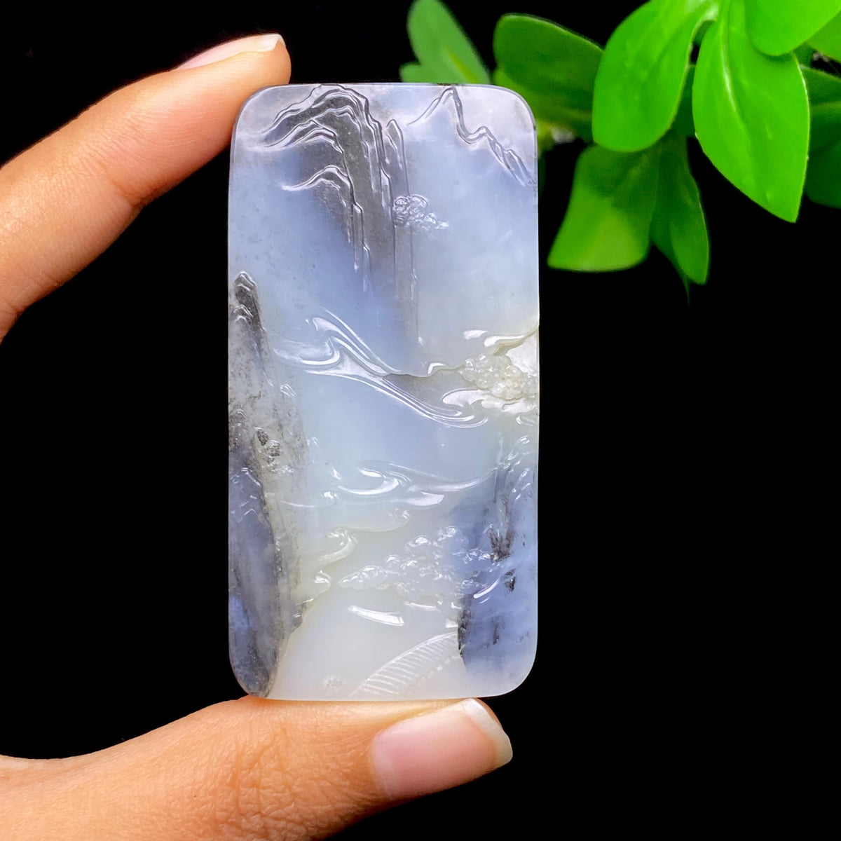 和田玉籽料青花高瞻远瞩玉牌（67.8g）