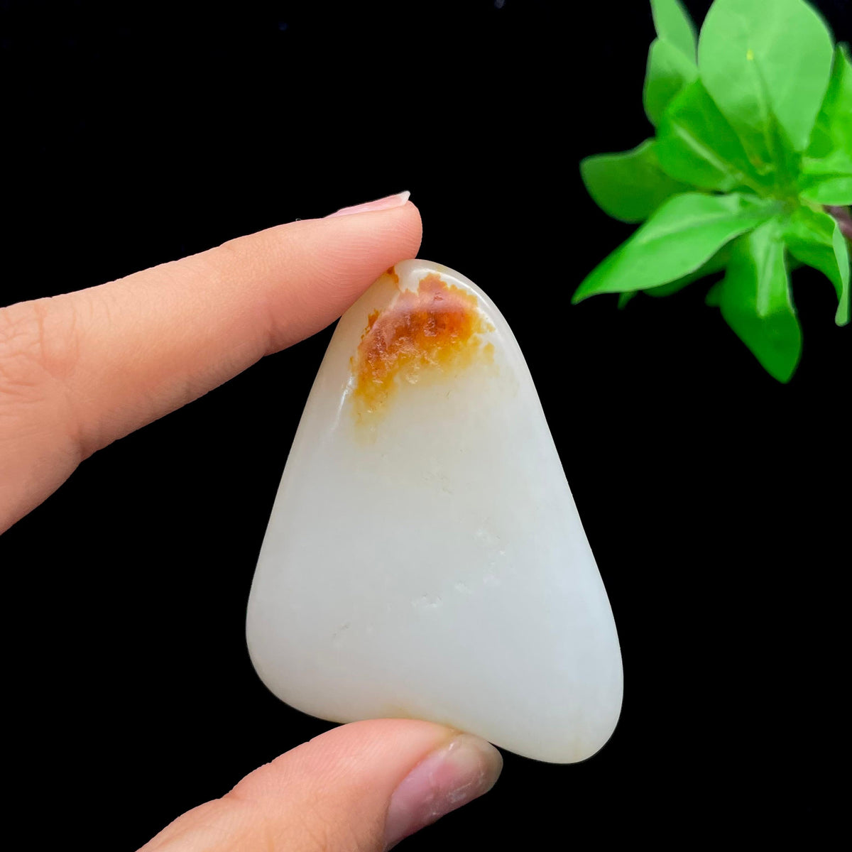 和田玉黄皮籽料大挂件（55g）