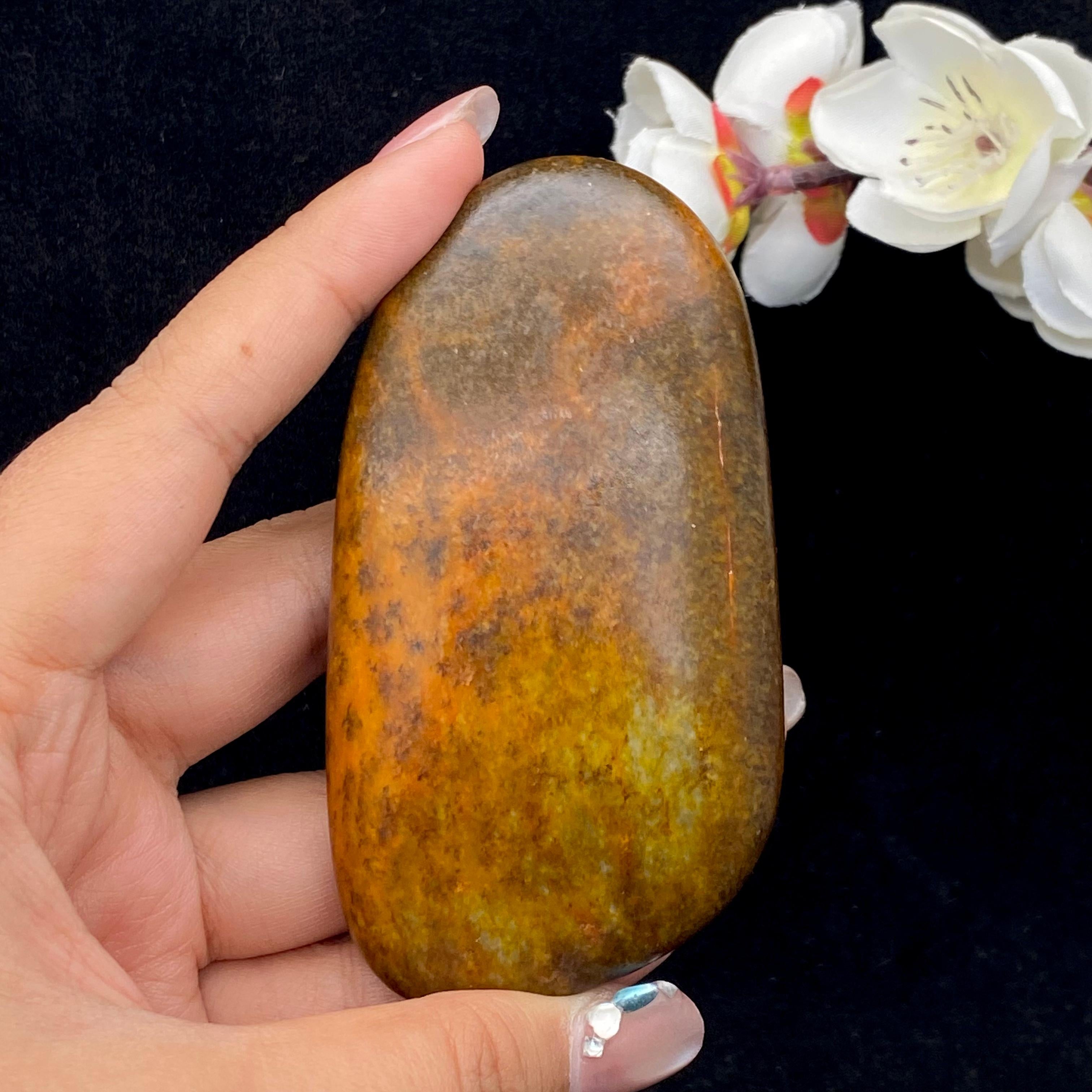 和田玉黄沁皮籽料原石（157g）