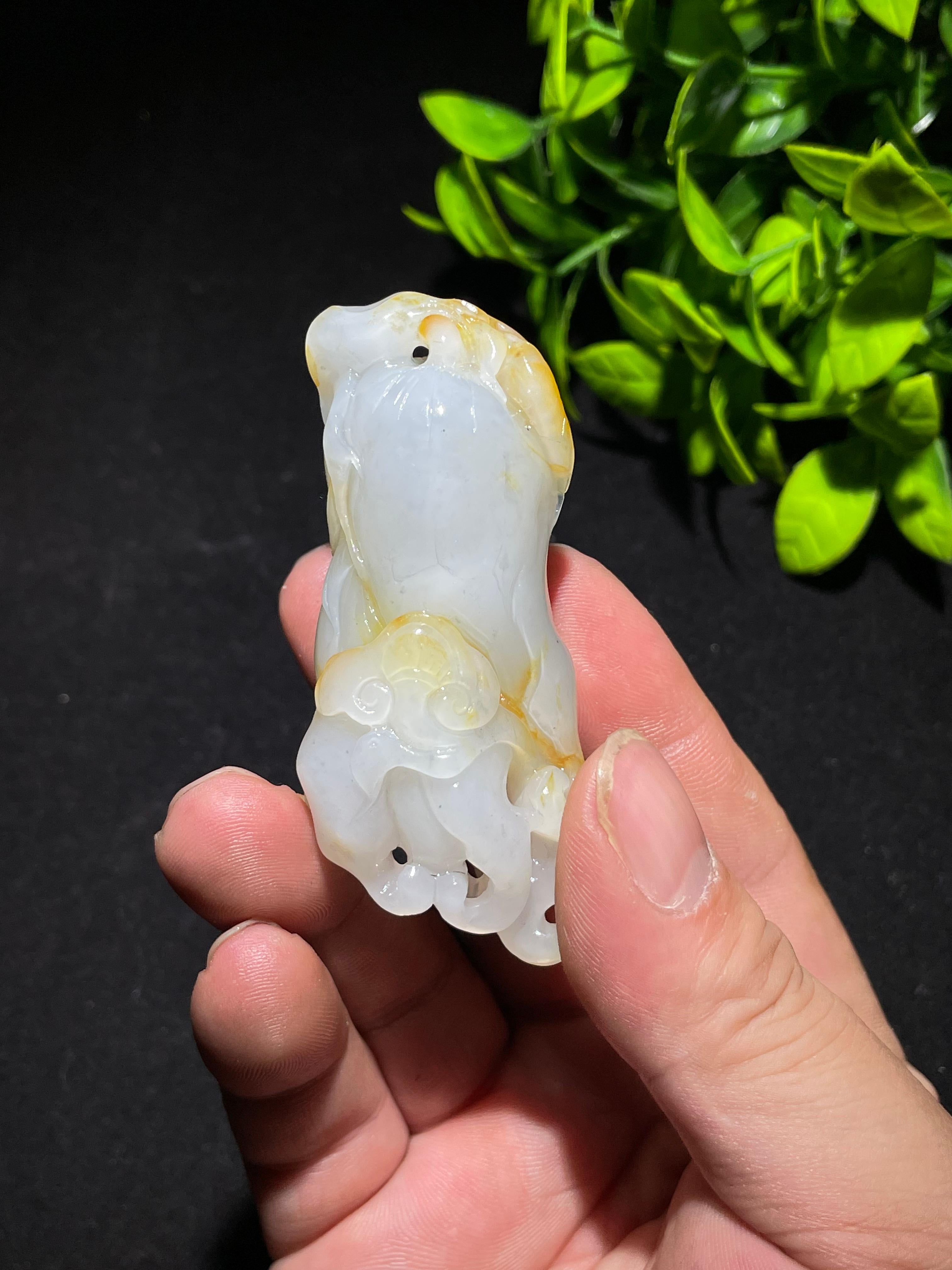 和田玉籽料佛手（84.1g）