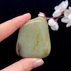 和田玉秋梨皮青玉籽料原石（57.4g）