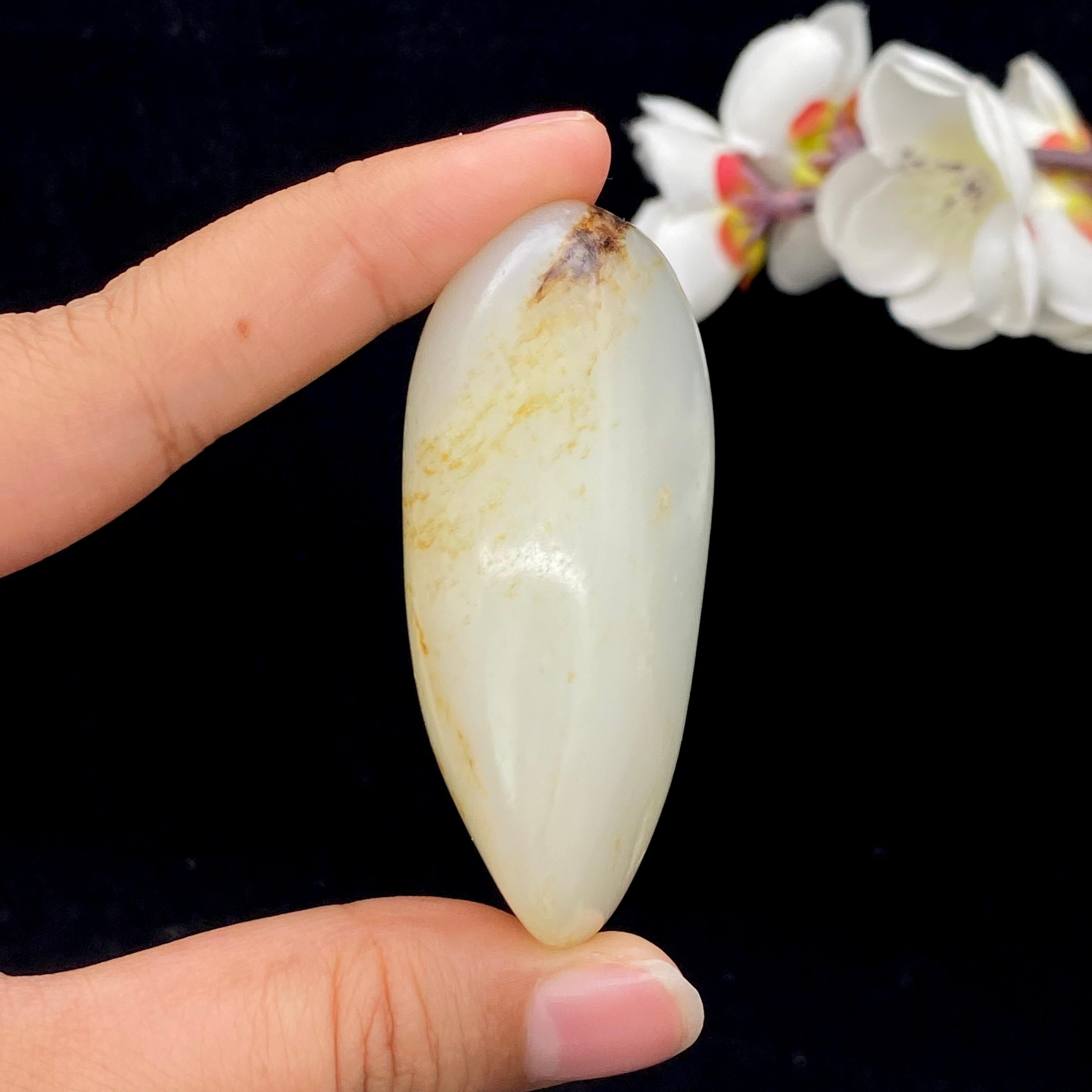 和田玉洒金皮籽料手把件（100.6g）