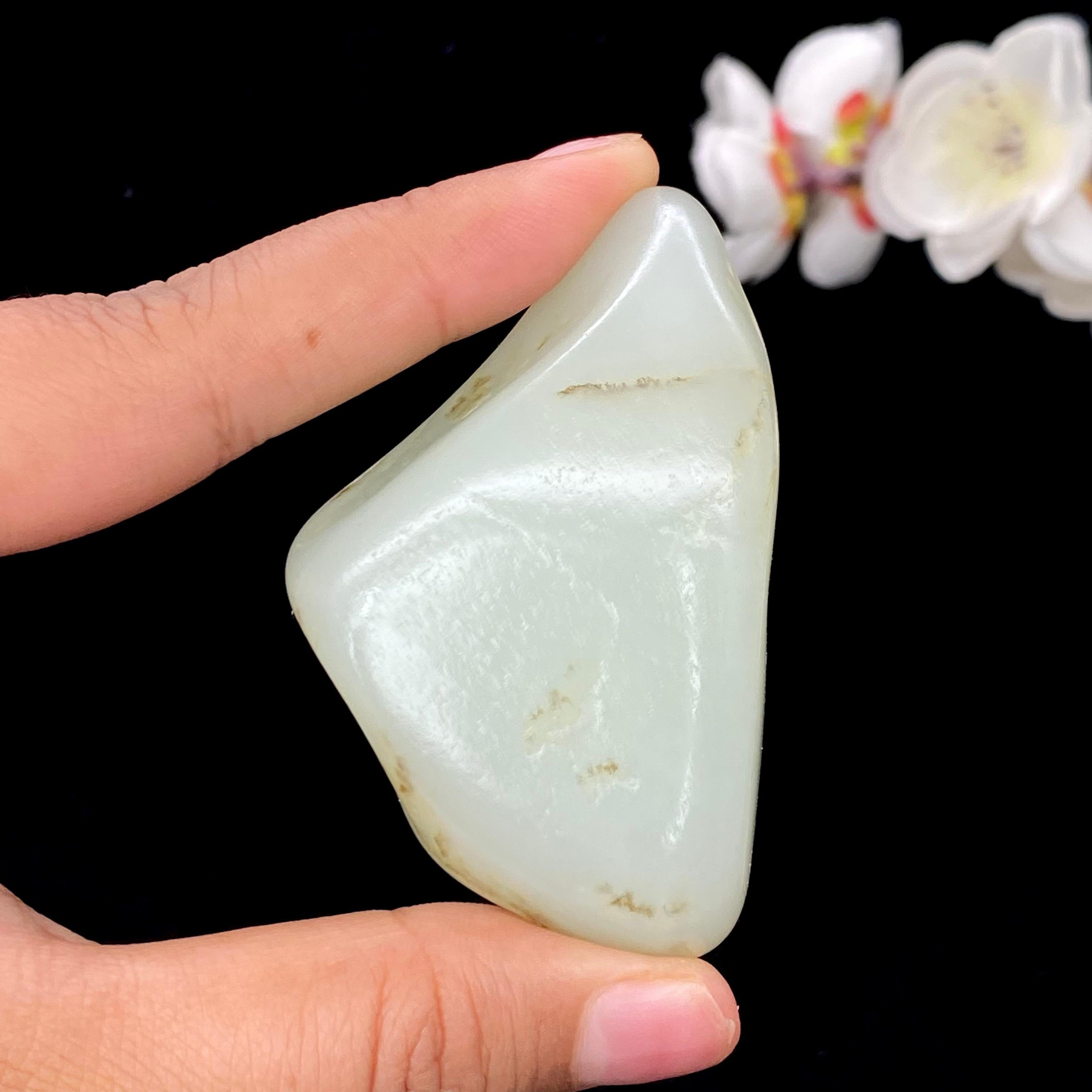 和田玉青白玉籽料手把件（89.3g）