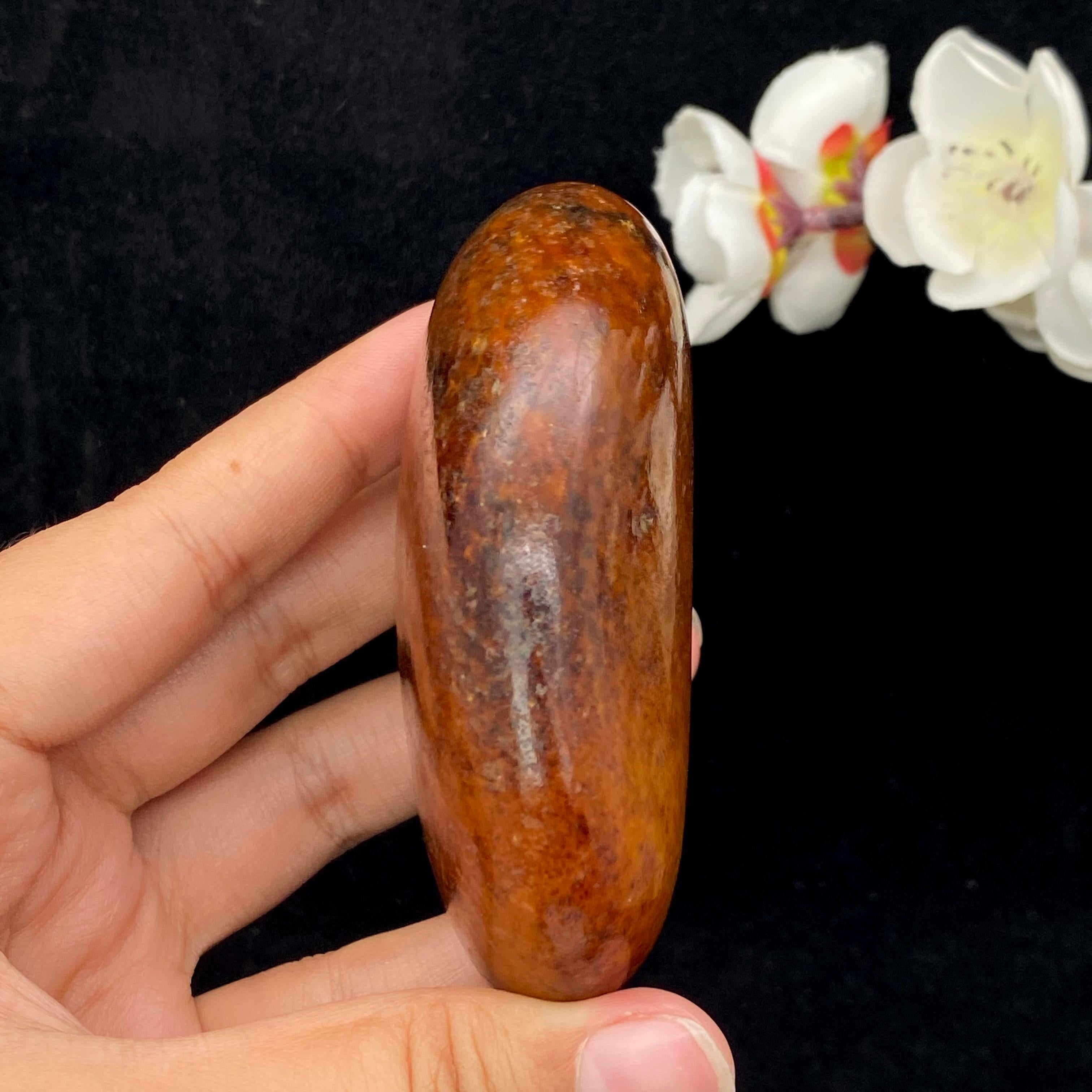 和田玉满红沁皮籽料原石（249.3g）