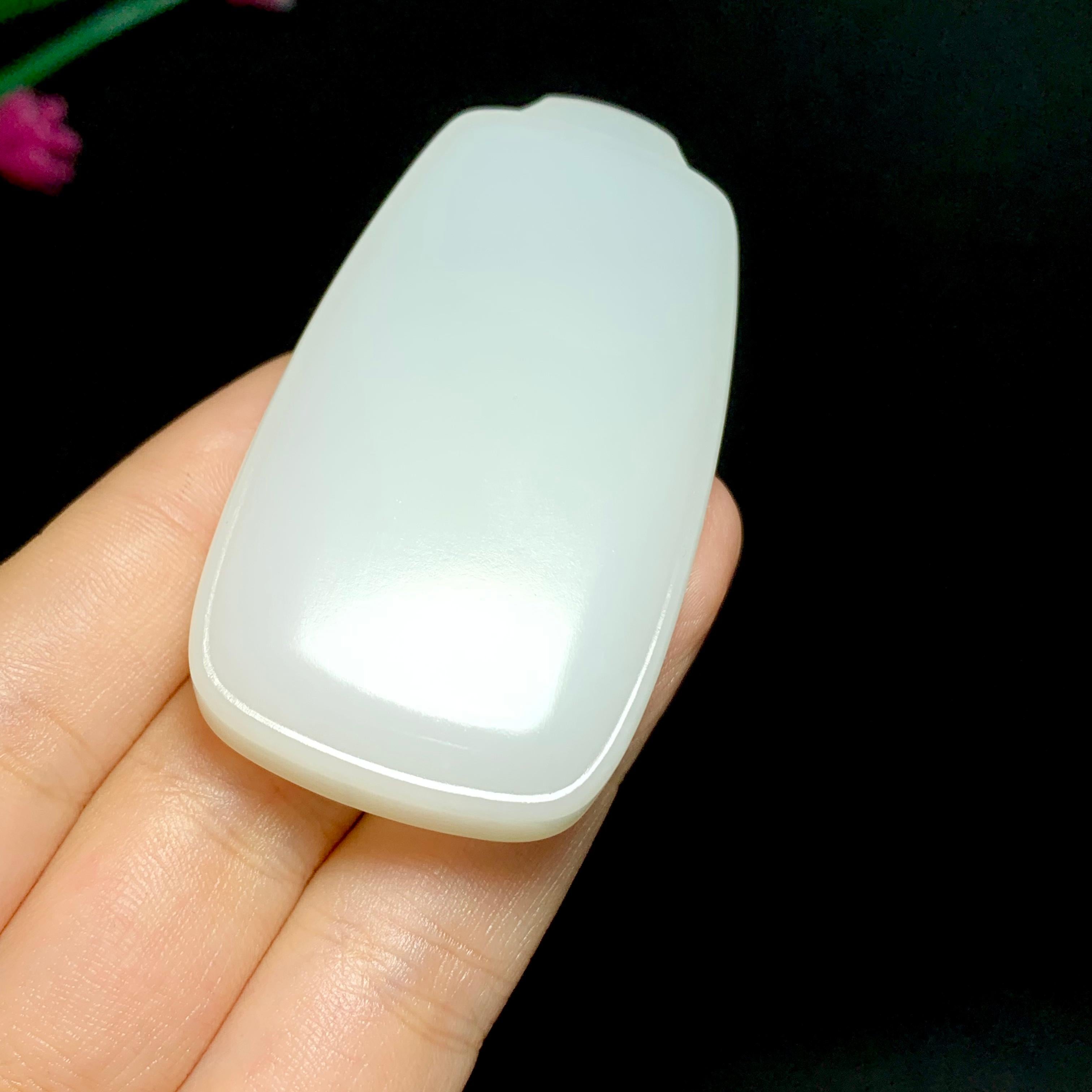 和田玉羊脂白玉无事牌（61.2g）