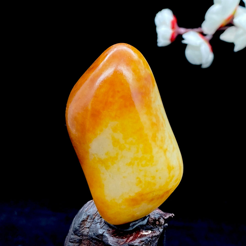 和田玉聚红皮籽料手把件（76.5g）