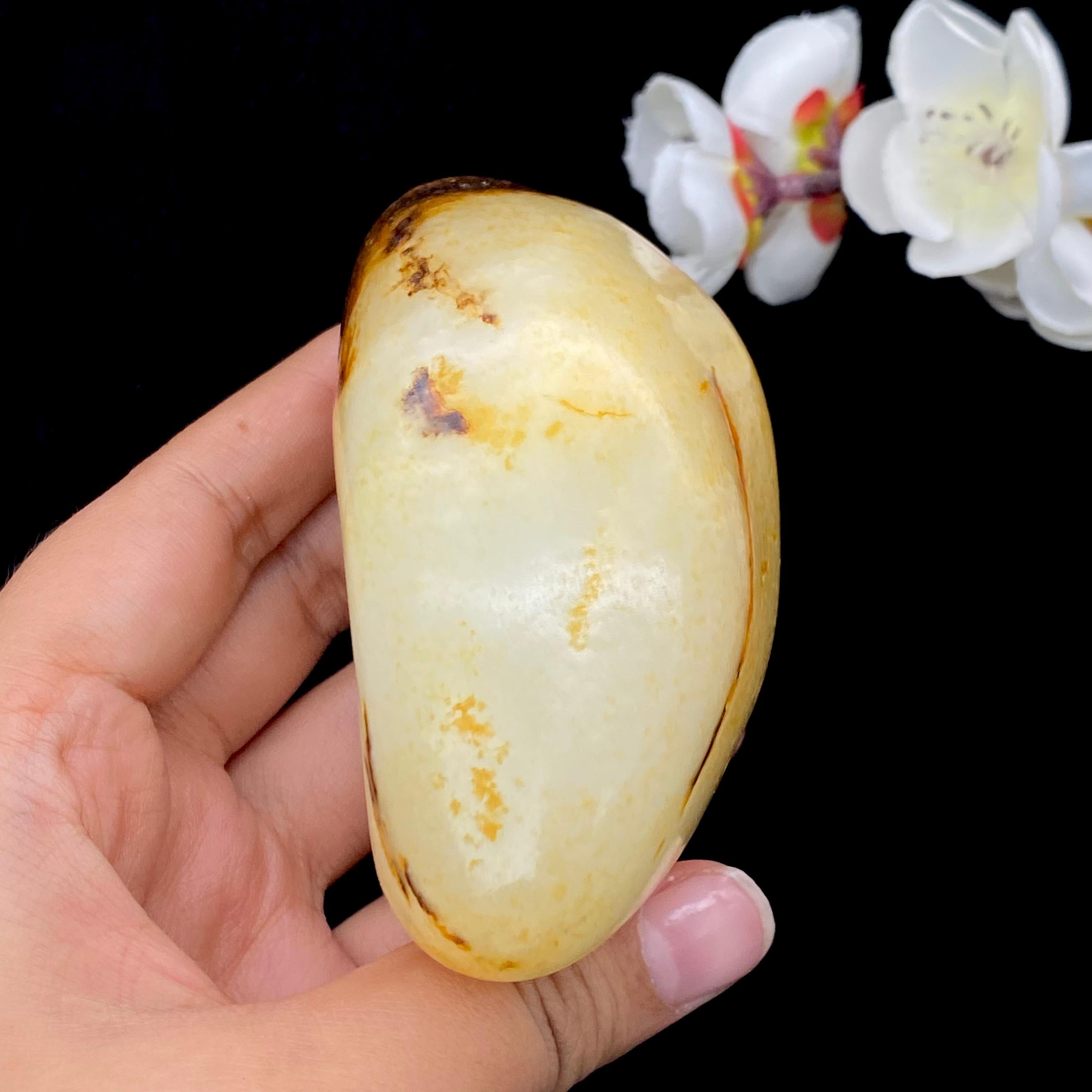 和田玉聚红皮籽料原石（401.3g）