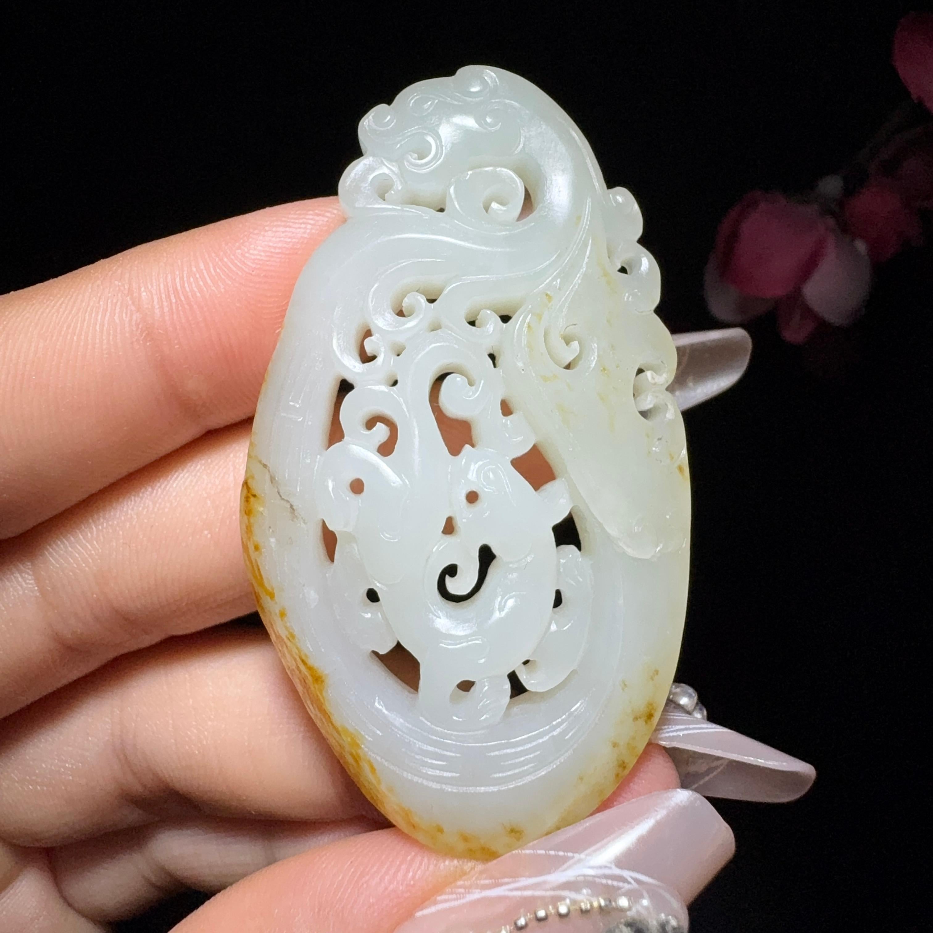 和田玉籽料挂件仿古螭龙（24.5g）