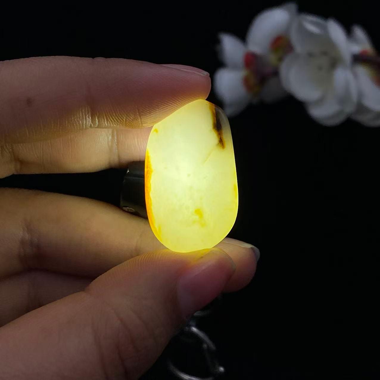 和田玉黄皮青花底籽料吊坠籽（11g）