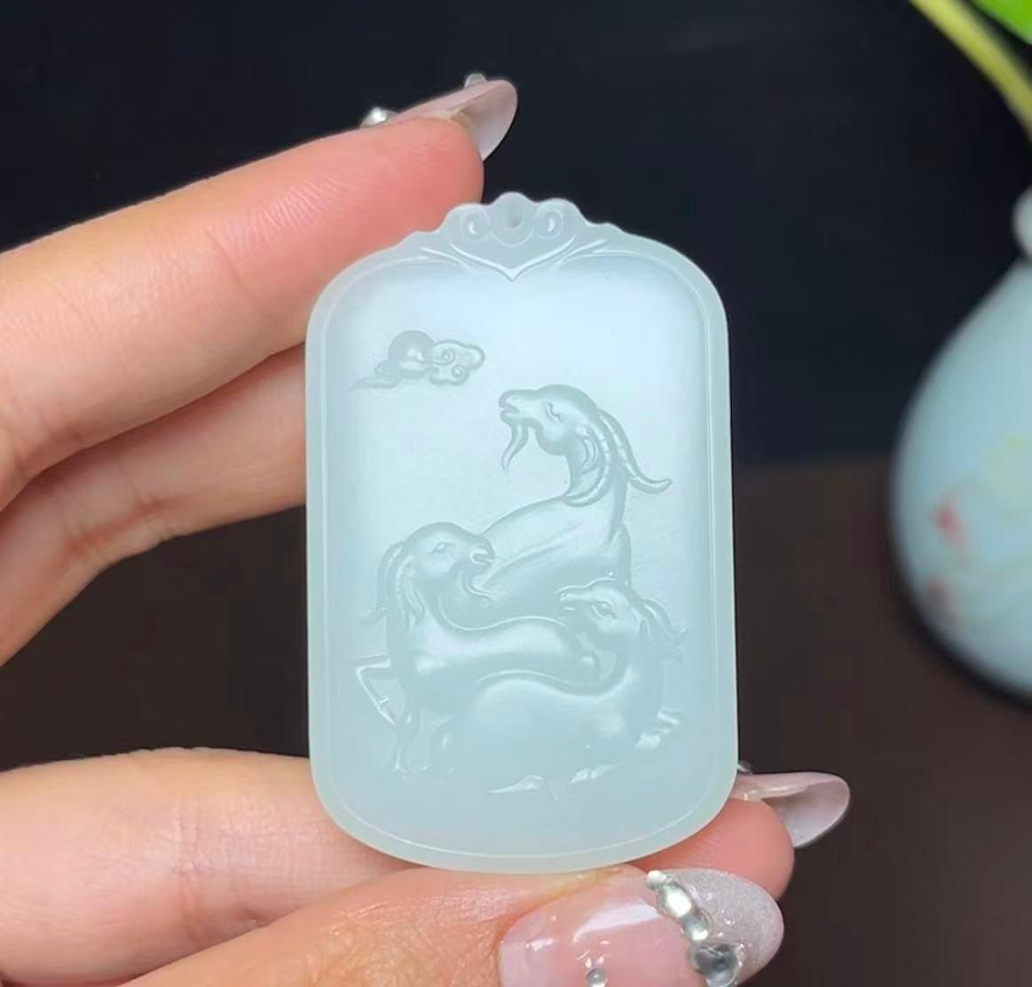 精品和田羊脂玉生肖羊三阳开泰（35.5g）