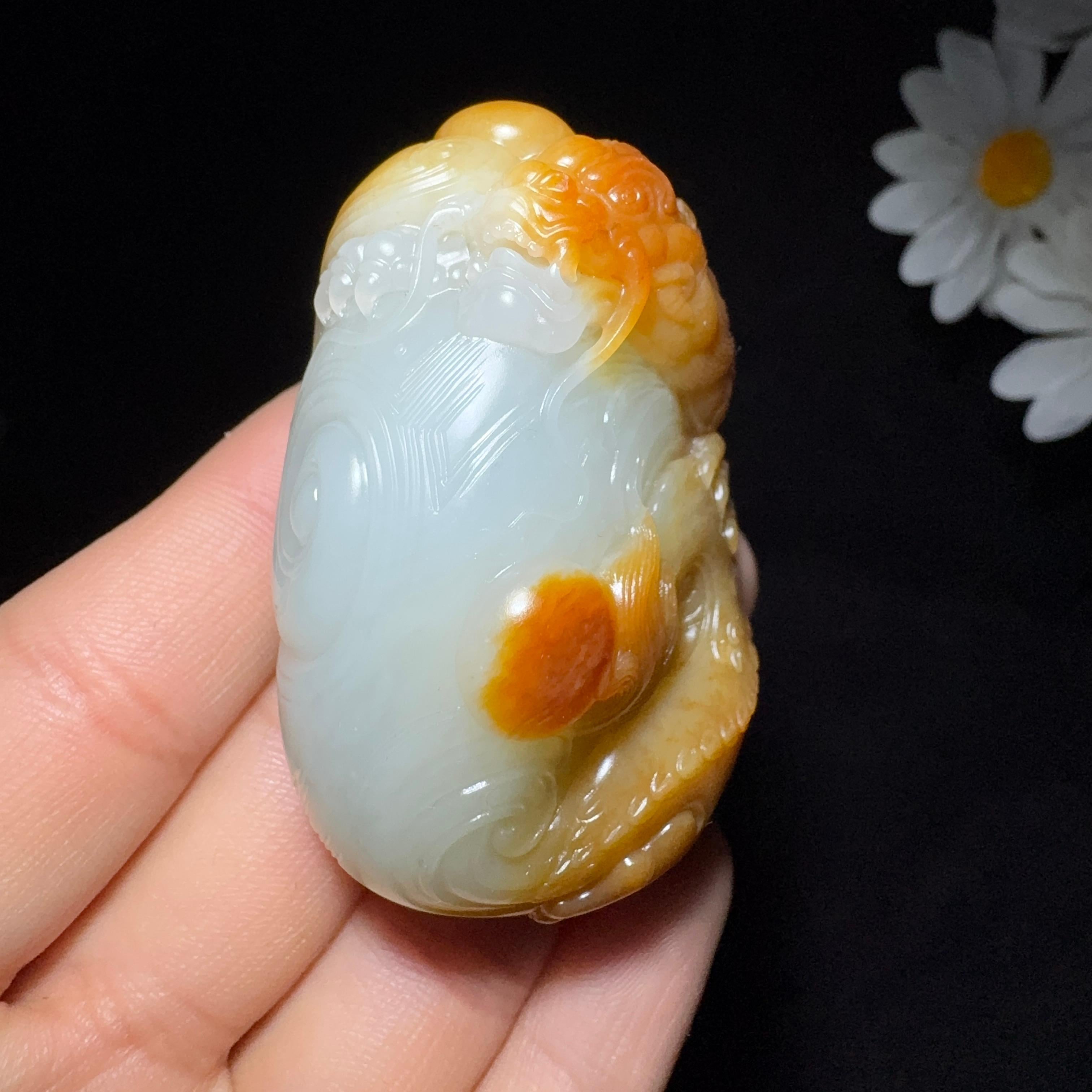 和田玉籽料挂件龙行天下手把件（92.6g）