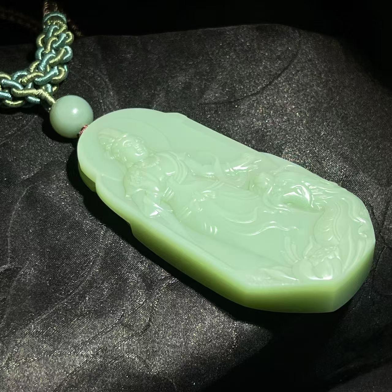 和田玉碧玉粉青观音（69.6g）
