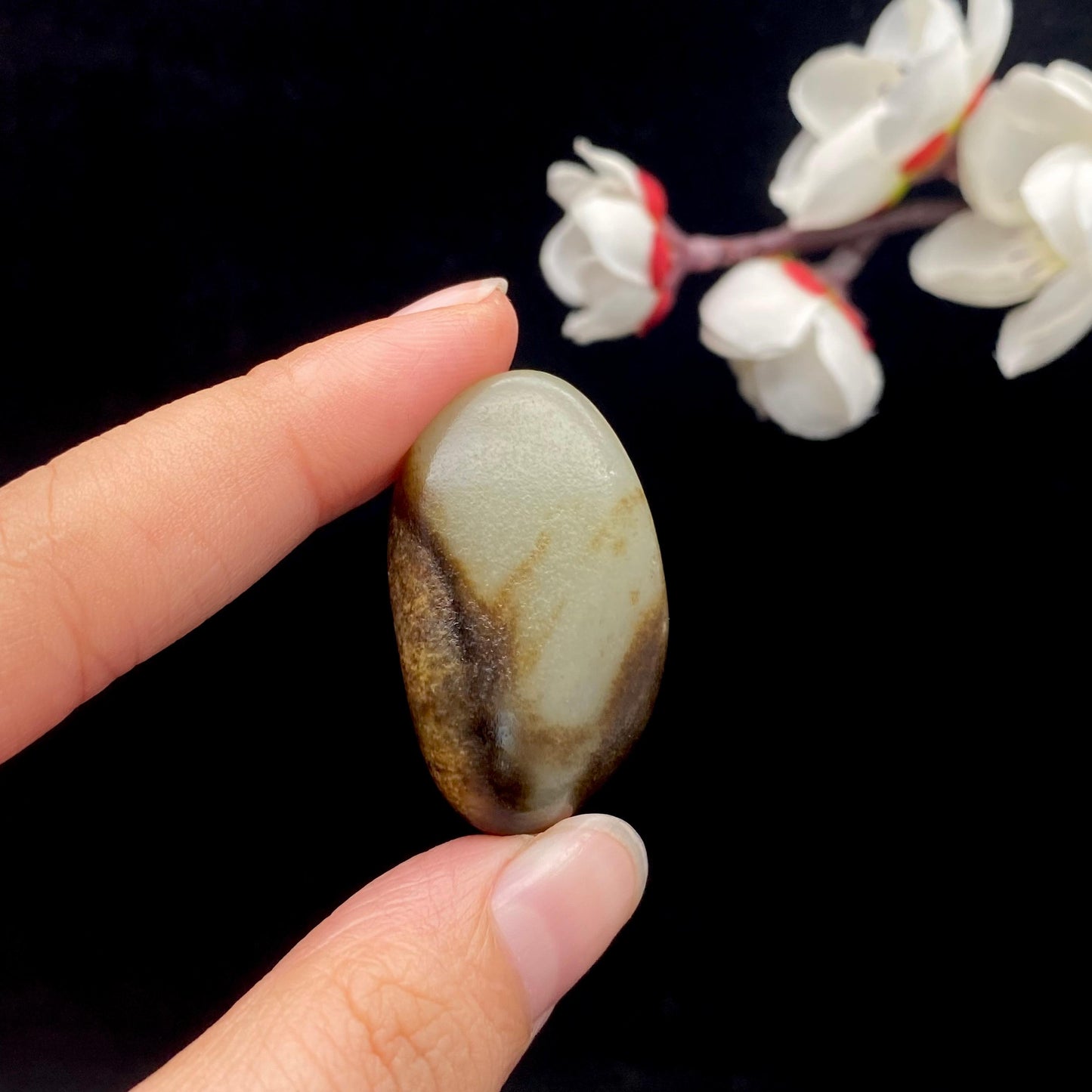 和田玉秋梨皮籽料原石（20.7g）