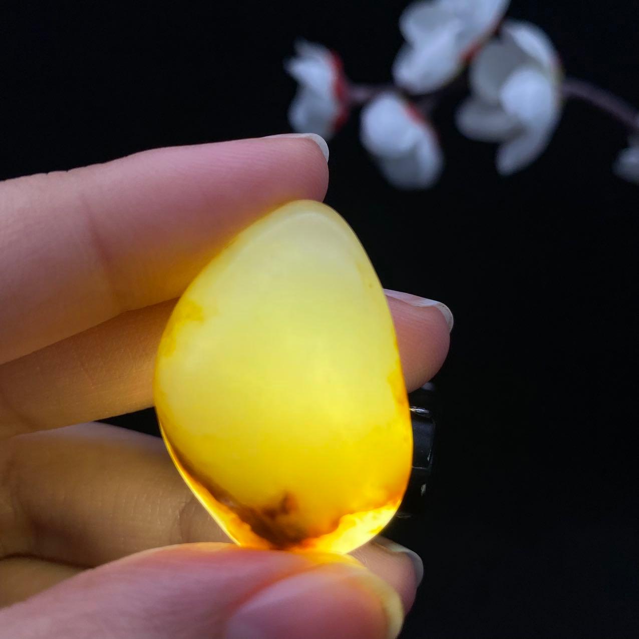 和田玉洒金皮籽料吊坠籽（15.2g）
