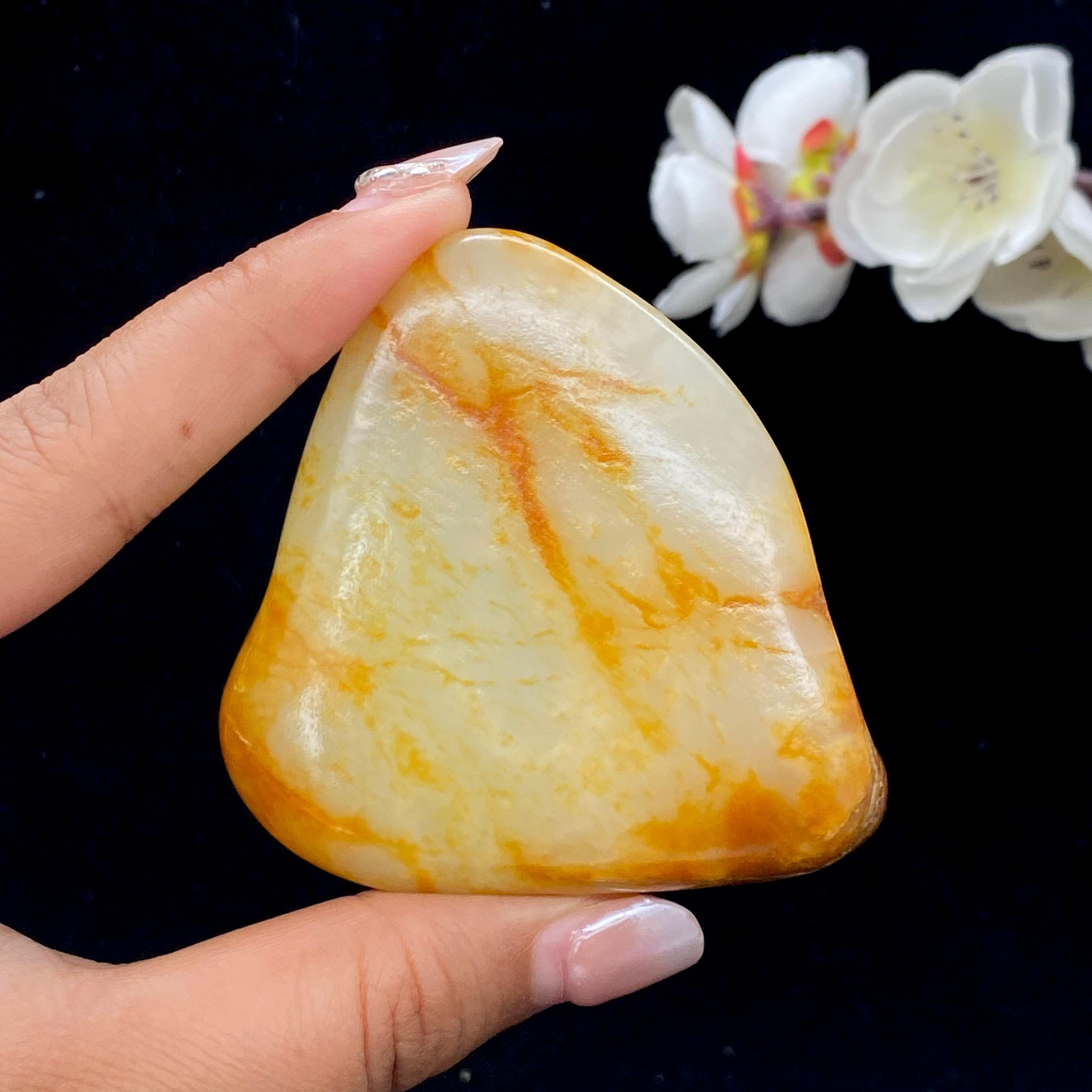 和田玉洒金皮籽料手把件（129.2g）
