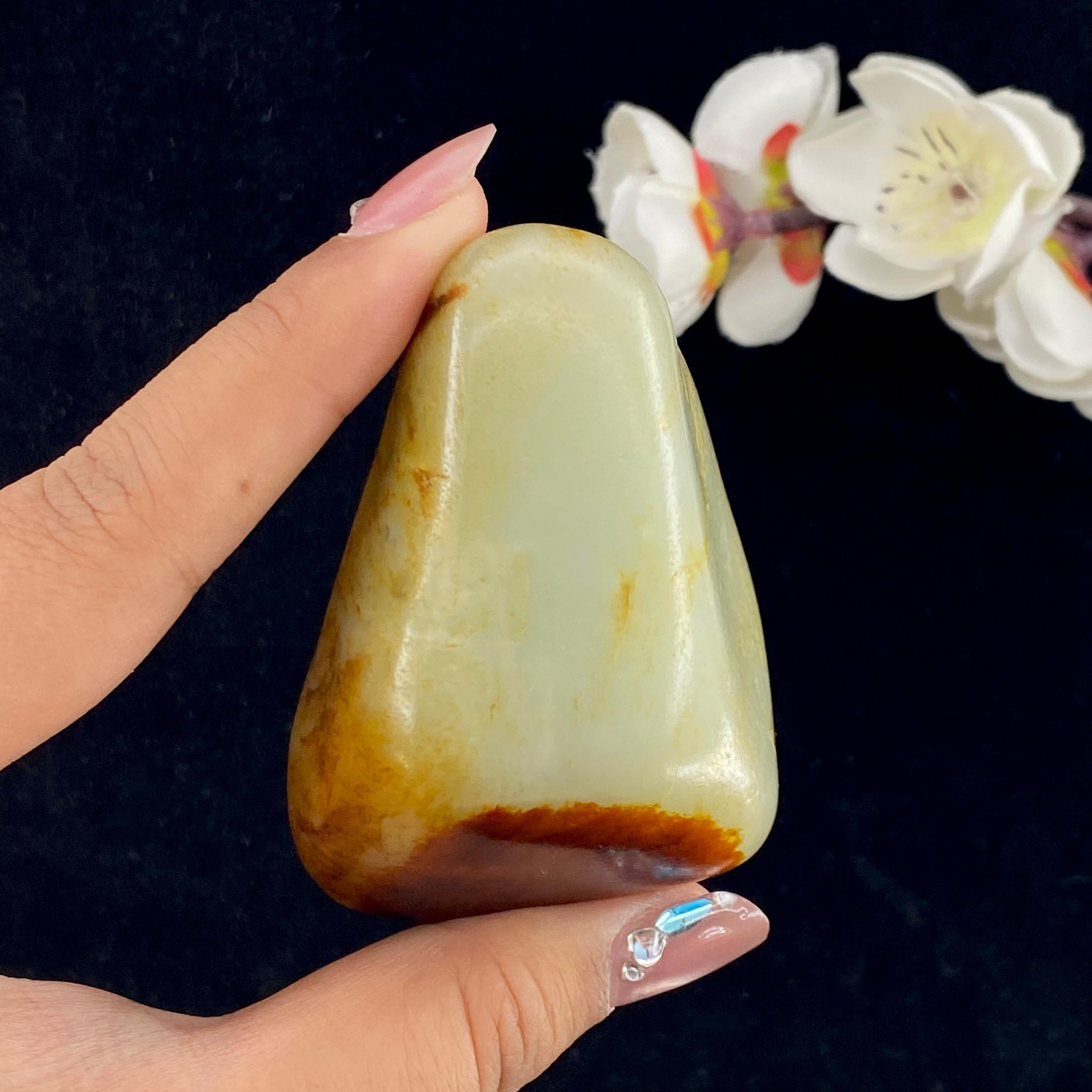 和田玉聚红皮籽料原石（184g）