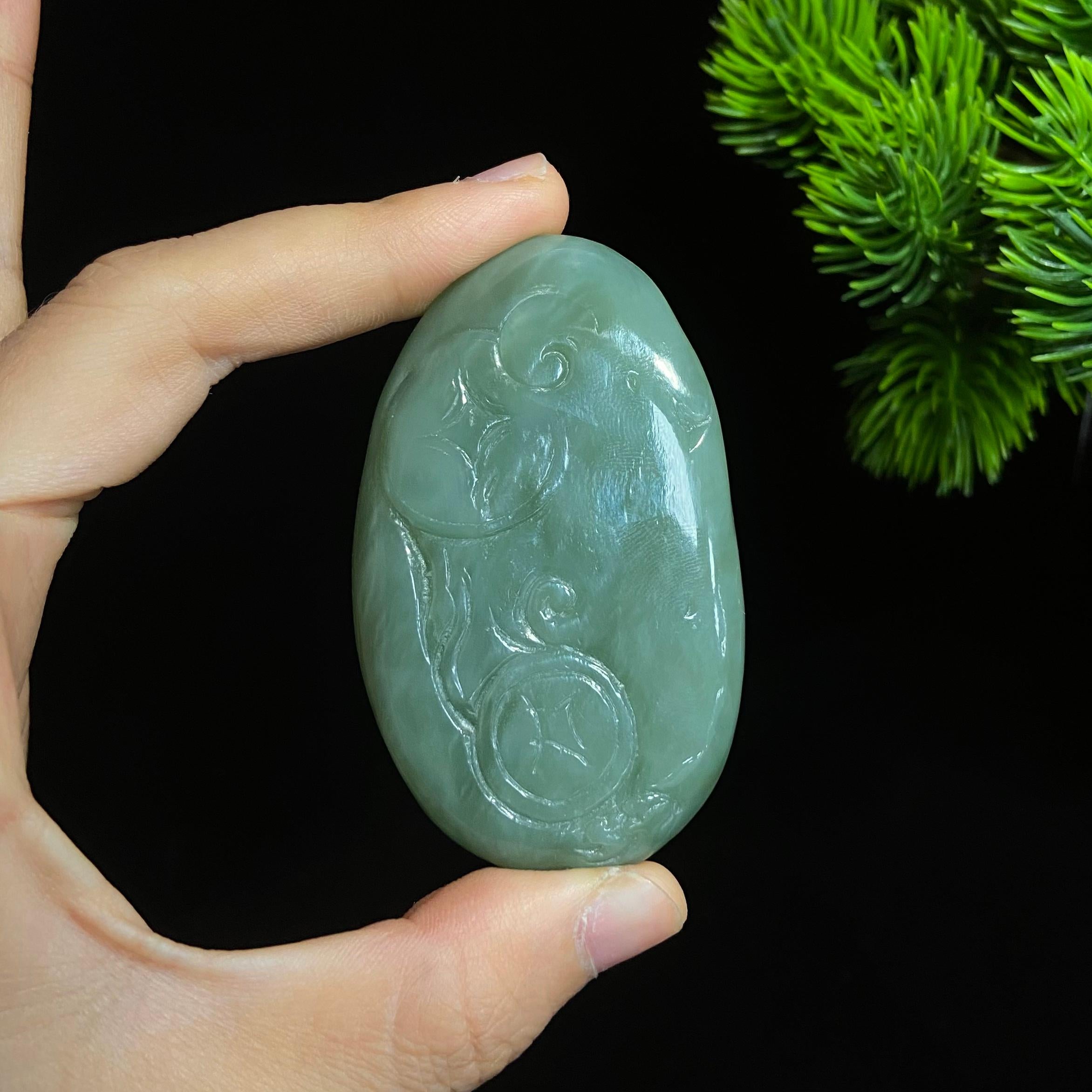和田碧玉猫眼财神大手把件（77.0g）