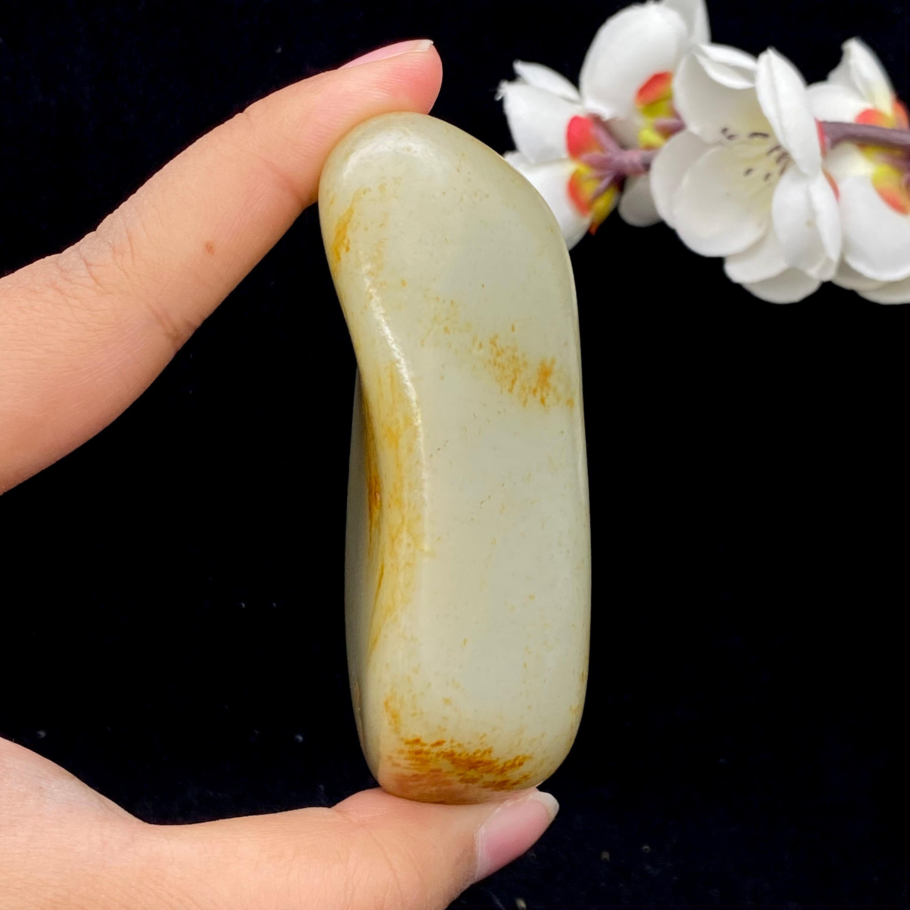 和田玉洒红皮籽料手把件（166.3g）