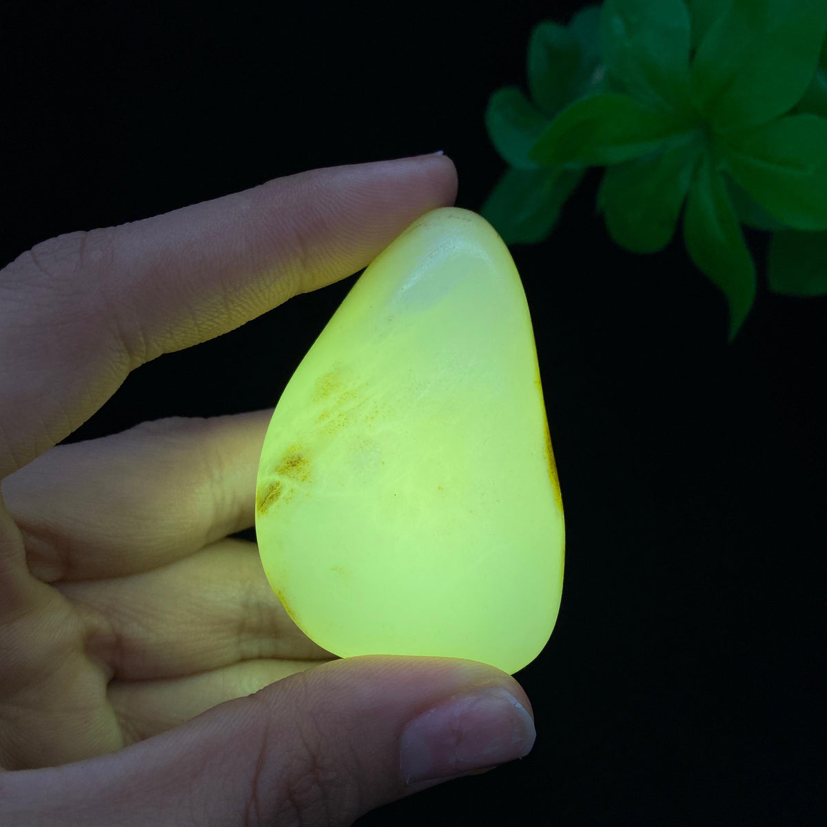 和田玉秋梨皮籽料手把件（69.2g）