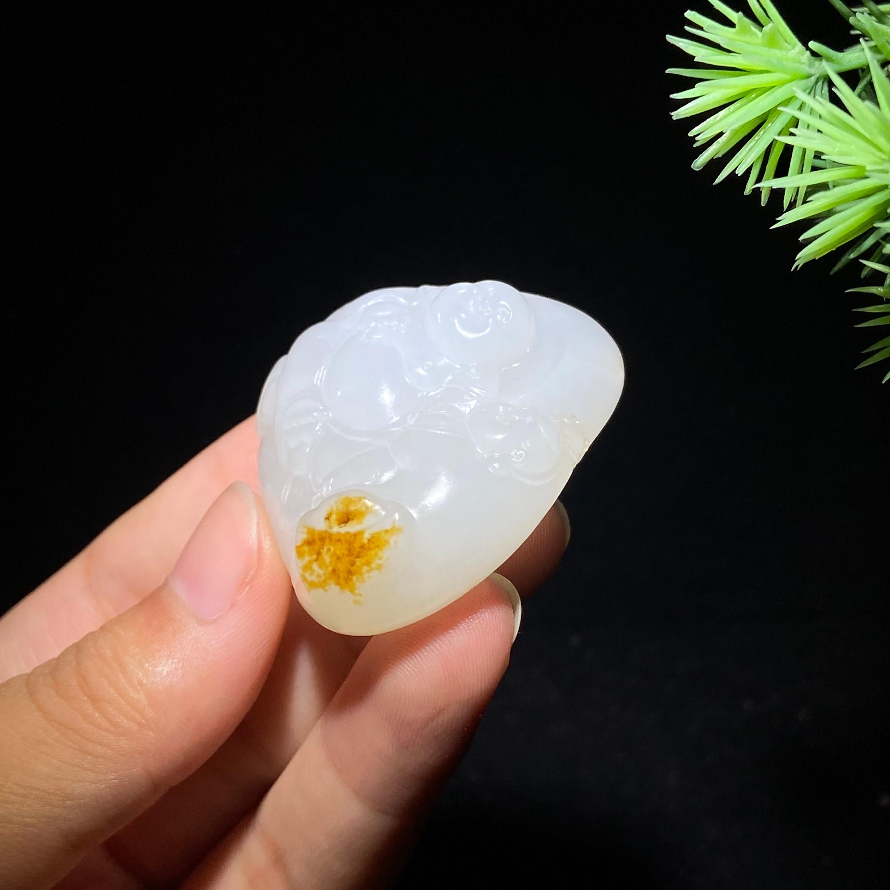 和田玉籽料佛公（37.9g）