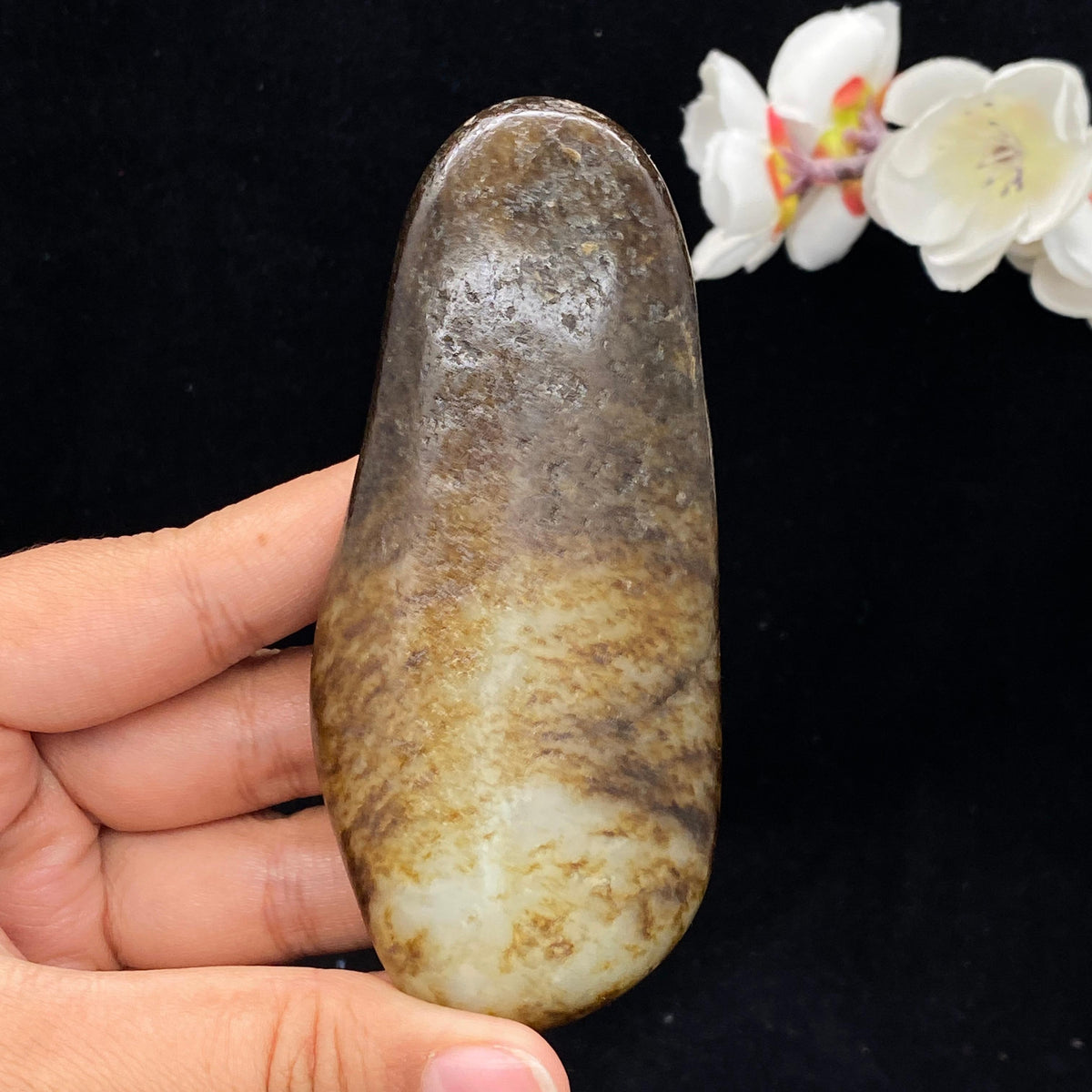 和田玉秋梨皮籽料手把件（157.3g）
