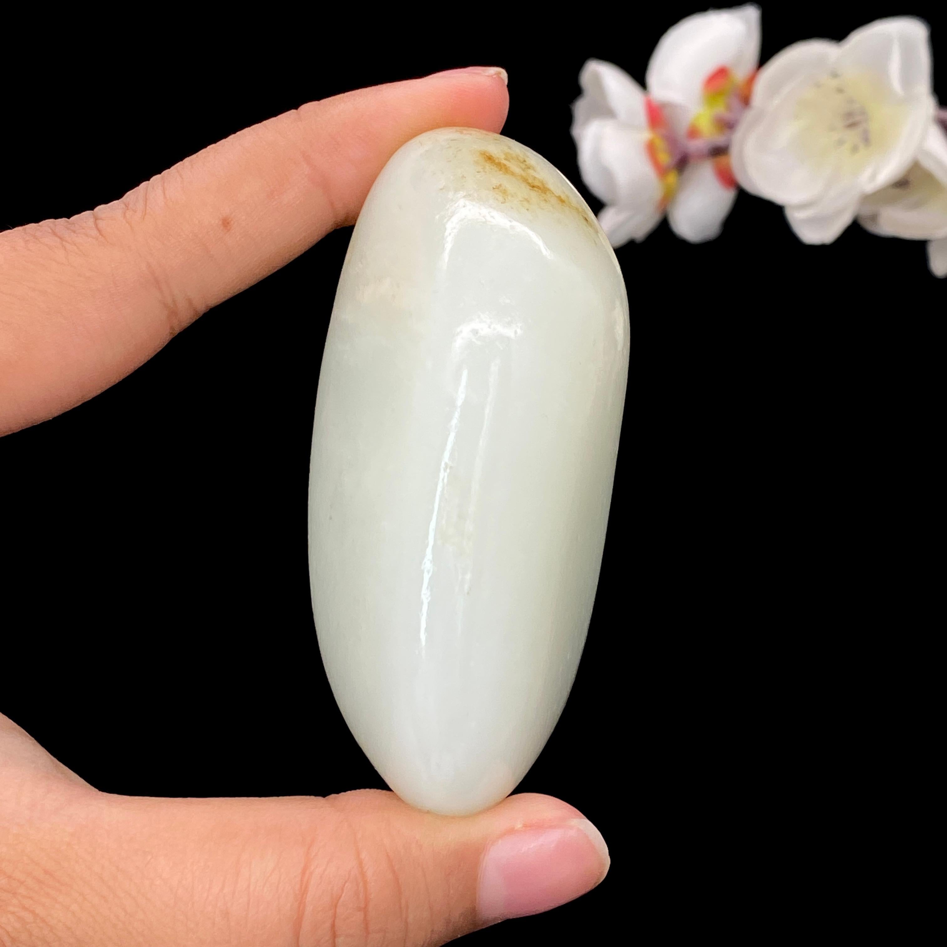 和田玉秋梨皮籽料手把件（152.2g）