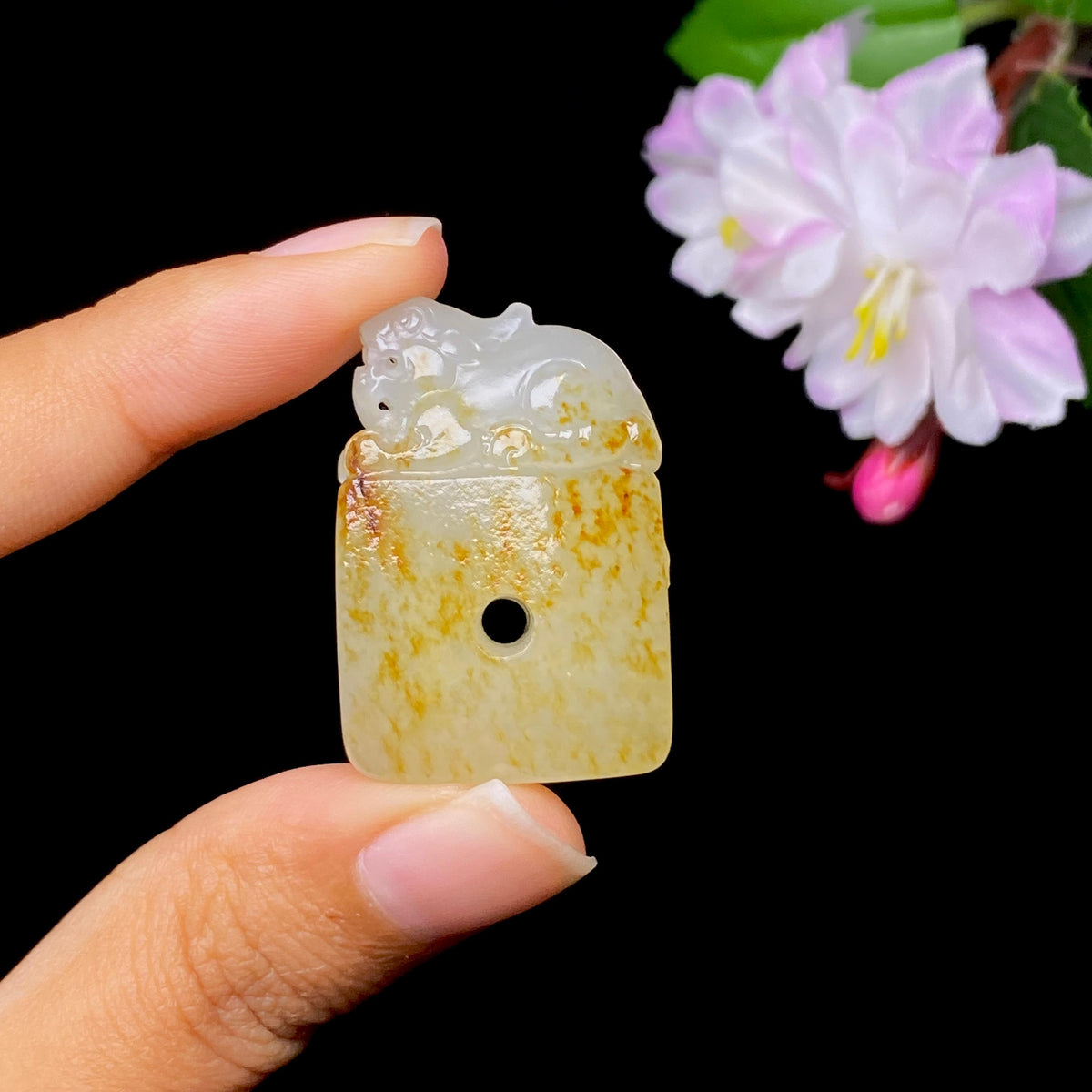 和田玉籽料貔貅玉琮（17.3g）