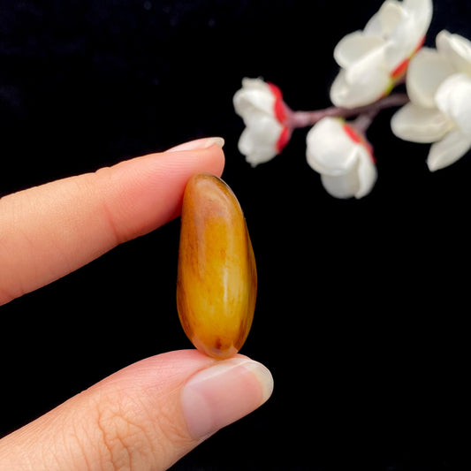 和田玉聚红皮籽料原石（15.2g）