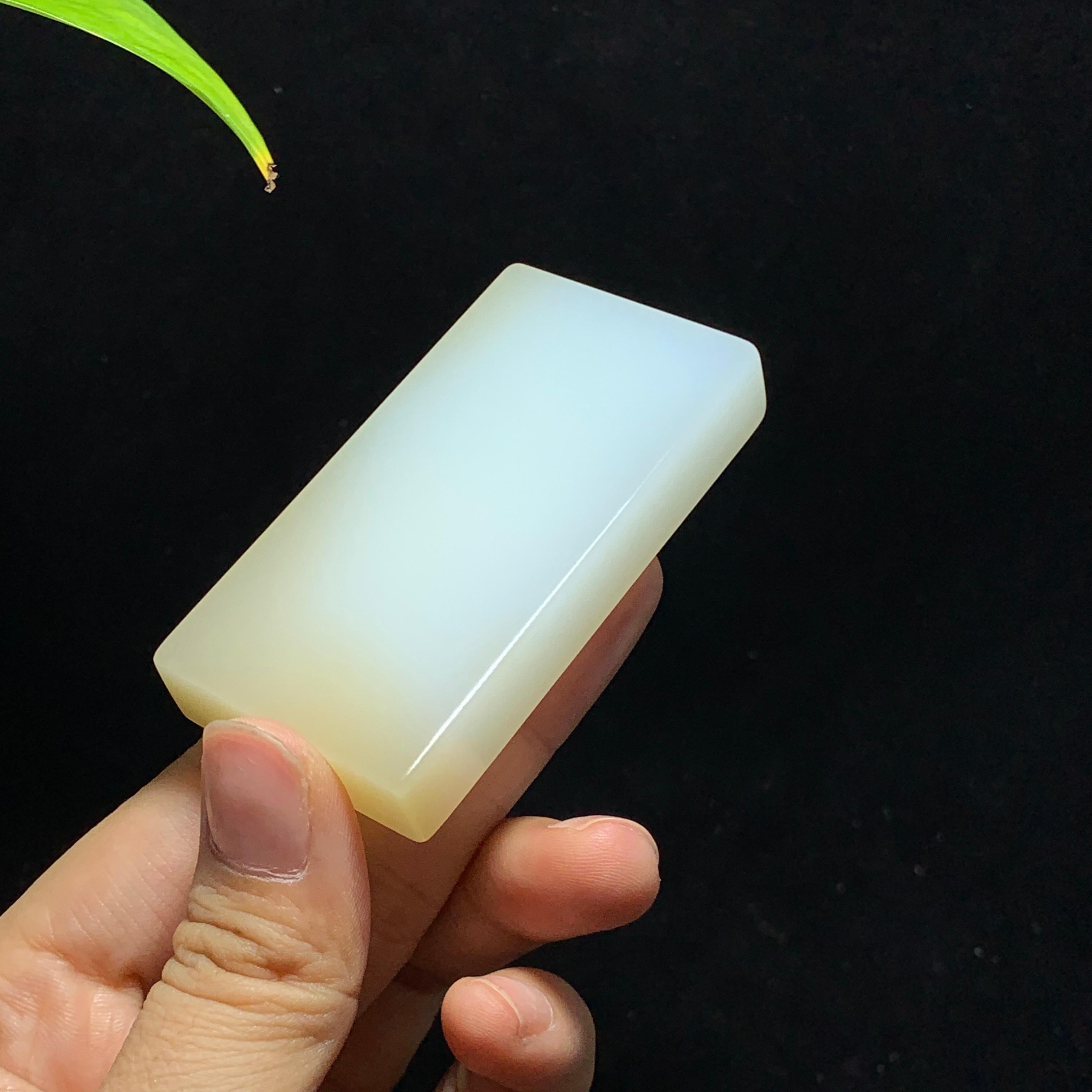 和田山料羊脂糖白玉无事牌（81.2g）